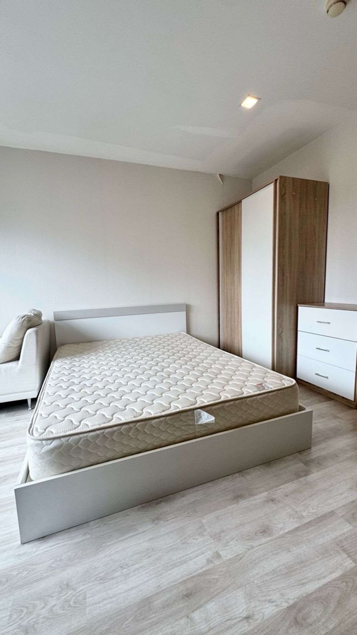 For RentCondoSathorn, Narathiwat : 🌈 Ready to stay 15 June long 🌈Pixel Sathorn🌿 Room 30 sqm. • 🏢 Opposite one Bangkok🏢, 1st floor, pool view ⛔️⛔️not co-AG⛔️⛔️