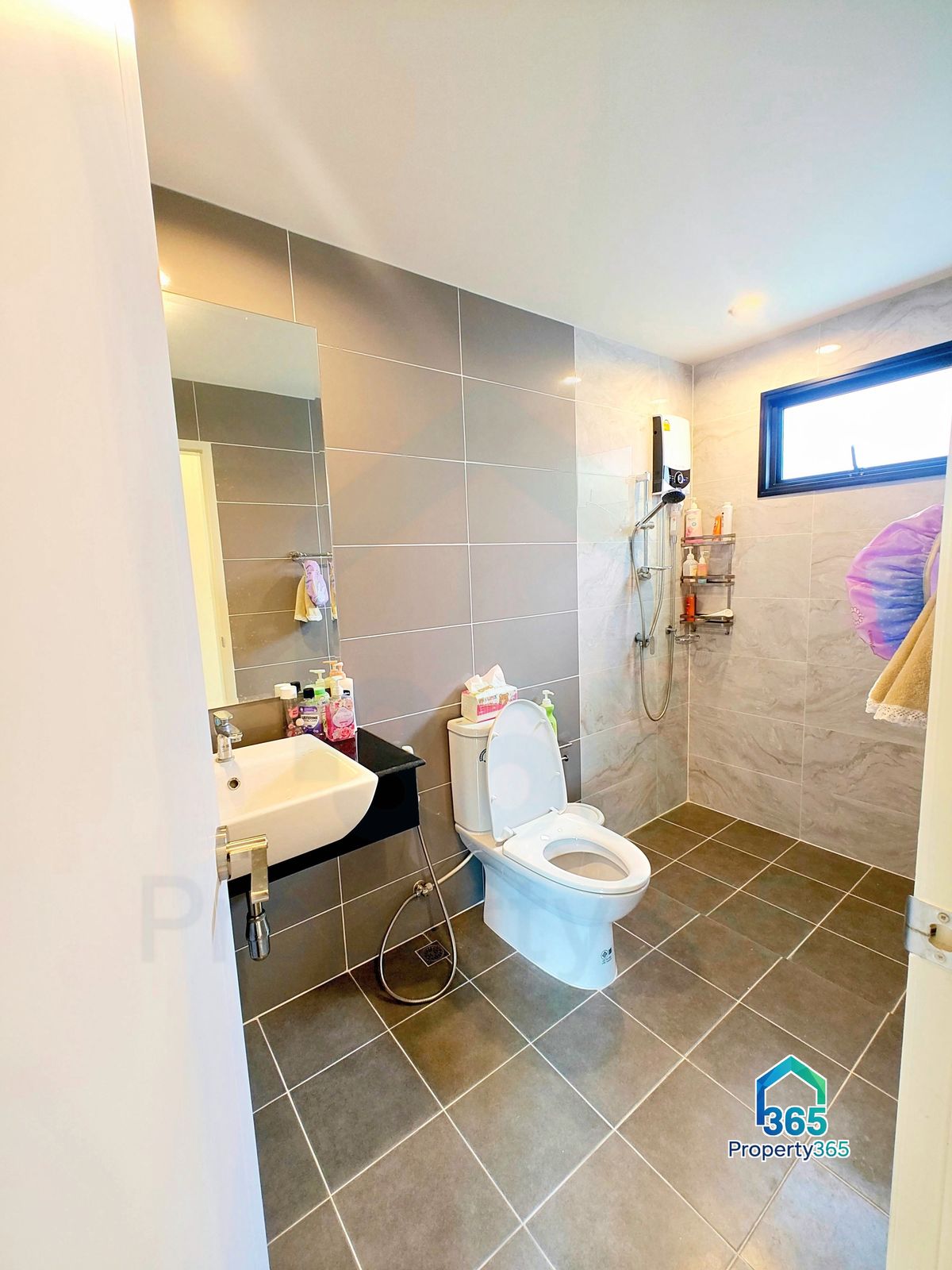 HousePathum Thani,Rangsit, Thammasat : Mitti Lamlukka Klong 6 (Sammakorn) Serene Detached House, 3rd House (from security post), a house in the first soi of the village.