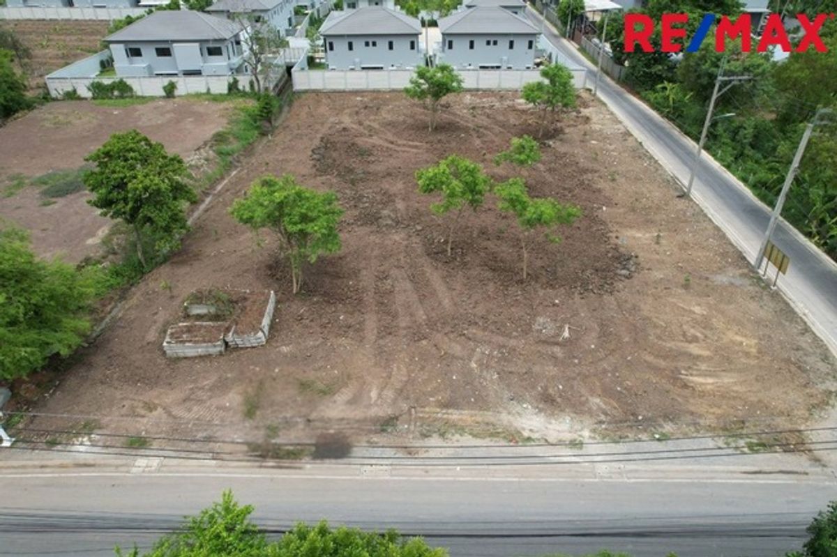 For SaleLandNonthaburi, Bang Yai, Bangbuathong : Land for sale at 1-1-78 rai of corner. Ready to use Sai Ma Soi 19 Nonthaburi.