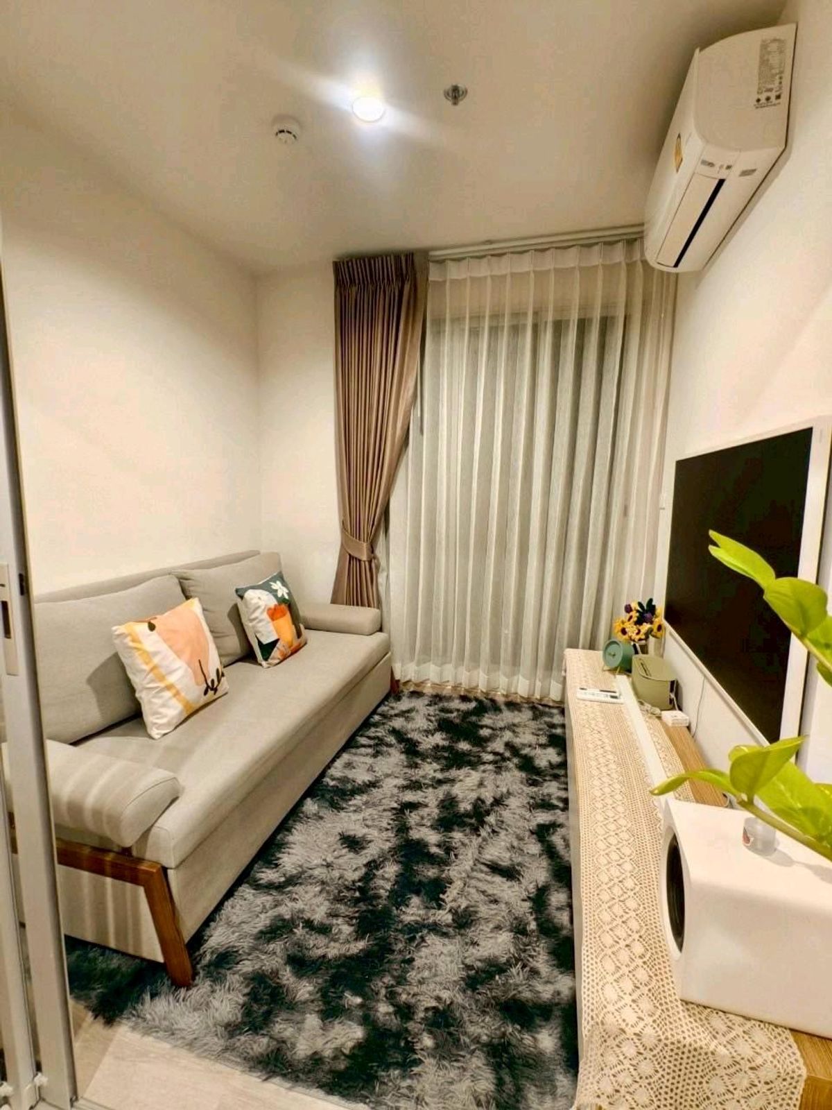 ให้เช่าคอนโดปิ่นเกล้า จรัญสนิทวงศ์ : 🏙️ให้เช่าห้องOne bed plus แต่งสวย @ IdeoCh70 เฟอร์ฯคช.ไฟฟ้าครบ ทัก📲or Line: 0616395225