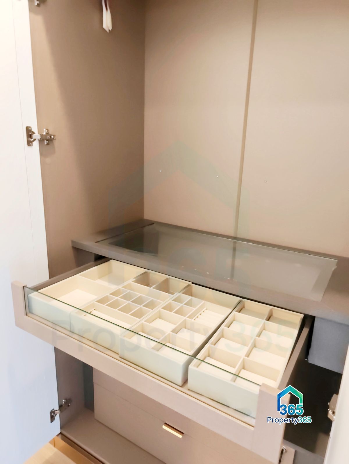 HousePathum Thani,Rangsit, Thammasat : Mitti Lamlukka Klong 6 (Sammakorn) Serene Detached House, 3rd House (from security post), a house in the first soi of the village.