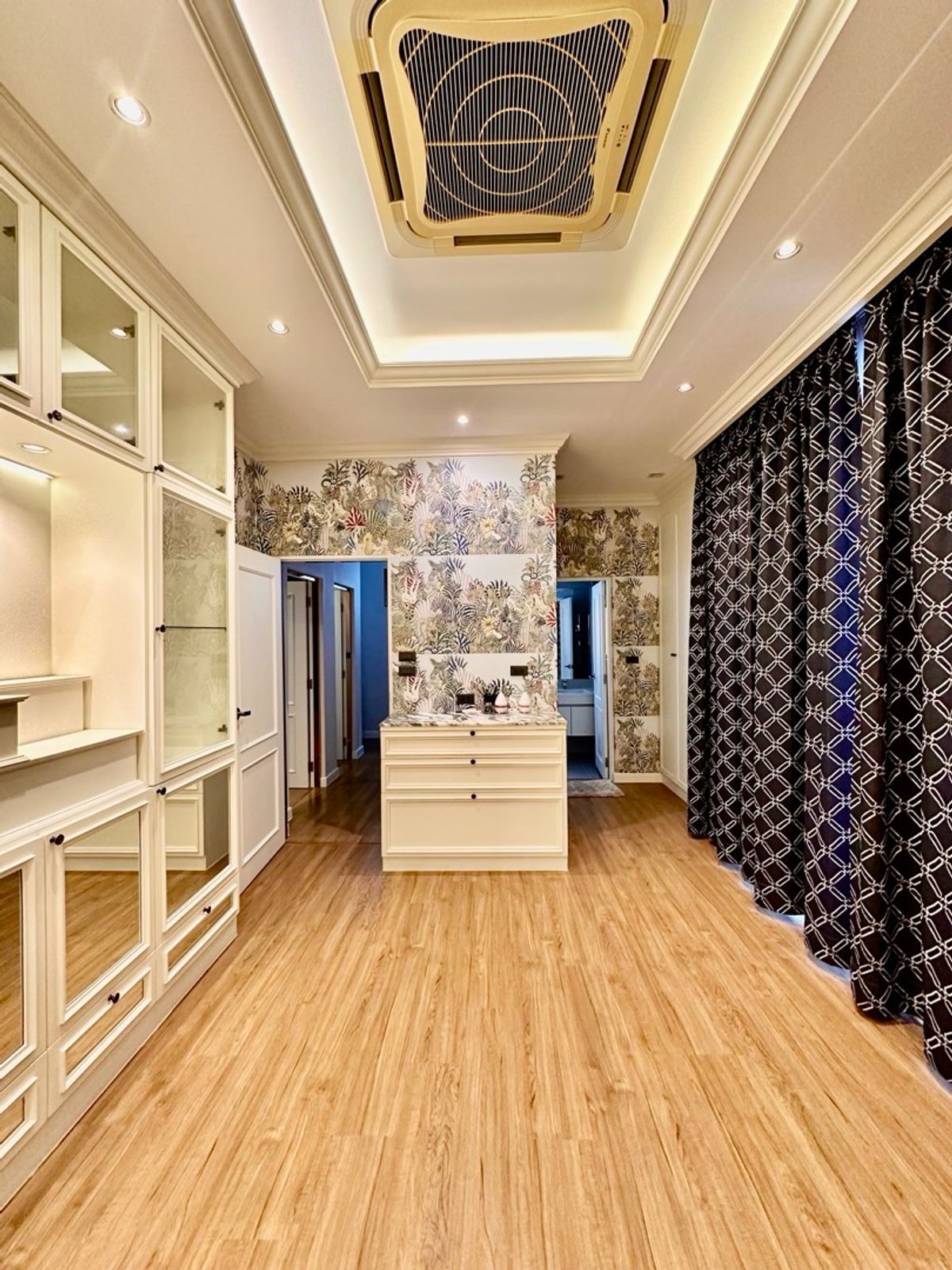 ขายบ้านเลียบทางด่วนรามอินทรา : หลังมุม แปลงใหญ่ หน้าบ้านทิศเหนือ  บิ้วอินท์ทั้งหลัง ลด 4  ล้าน เหลือเพียง 14.5 ล้าน