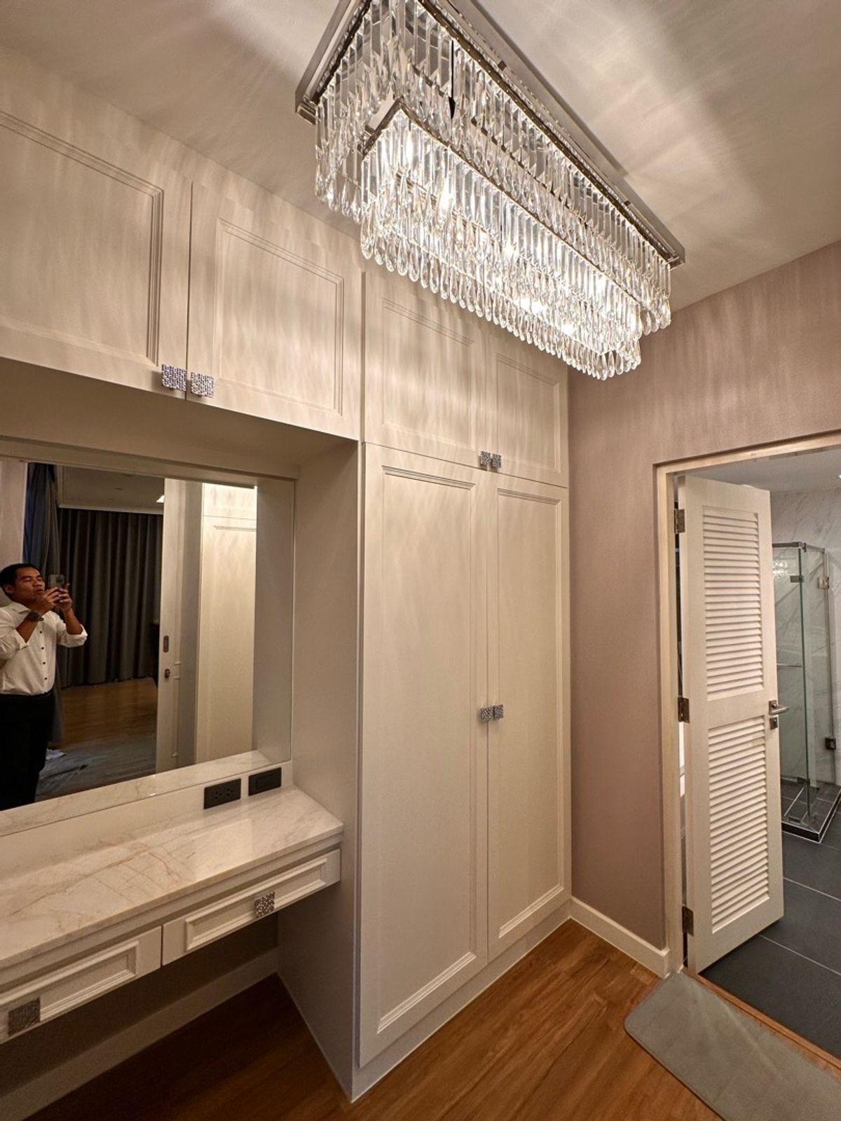 ขายบ้านเลียบทางด่วนรามอินทรา : หลังมุม แปลงใหญ่ หน้าบ้านทิศเหนือ  บิ้วอินท์ทั้งหลัง ลด 4  ล้าน เหลือเพียง 14.5 ล้าน