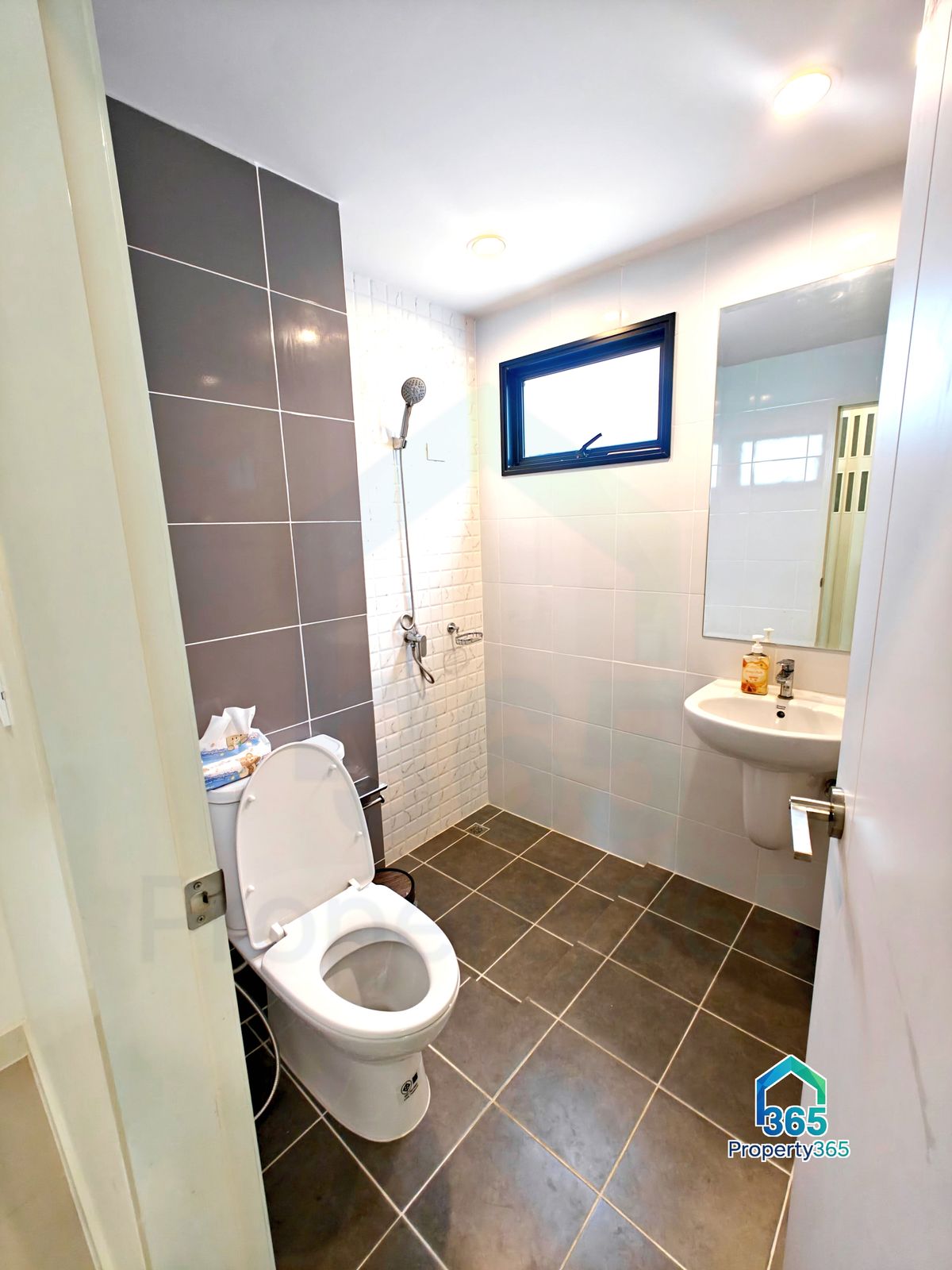 HousePathum Thani,Rangsit, Thammasat : Mitti Lamlukka Klong 6 (Sammakorn) Serene Detached House, 3rd House (from security post), a house in the first soi of the village.