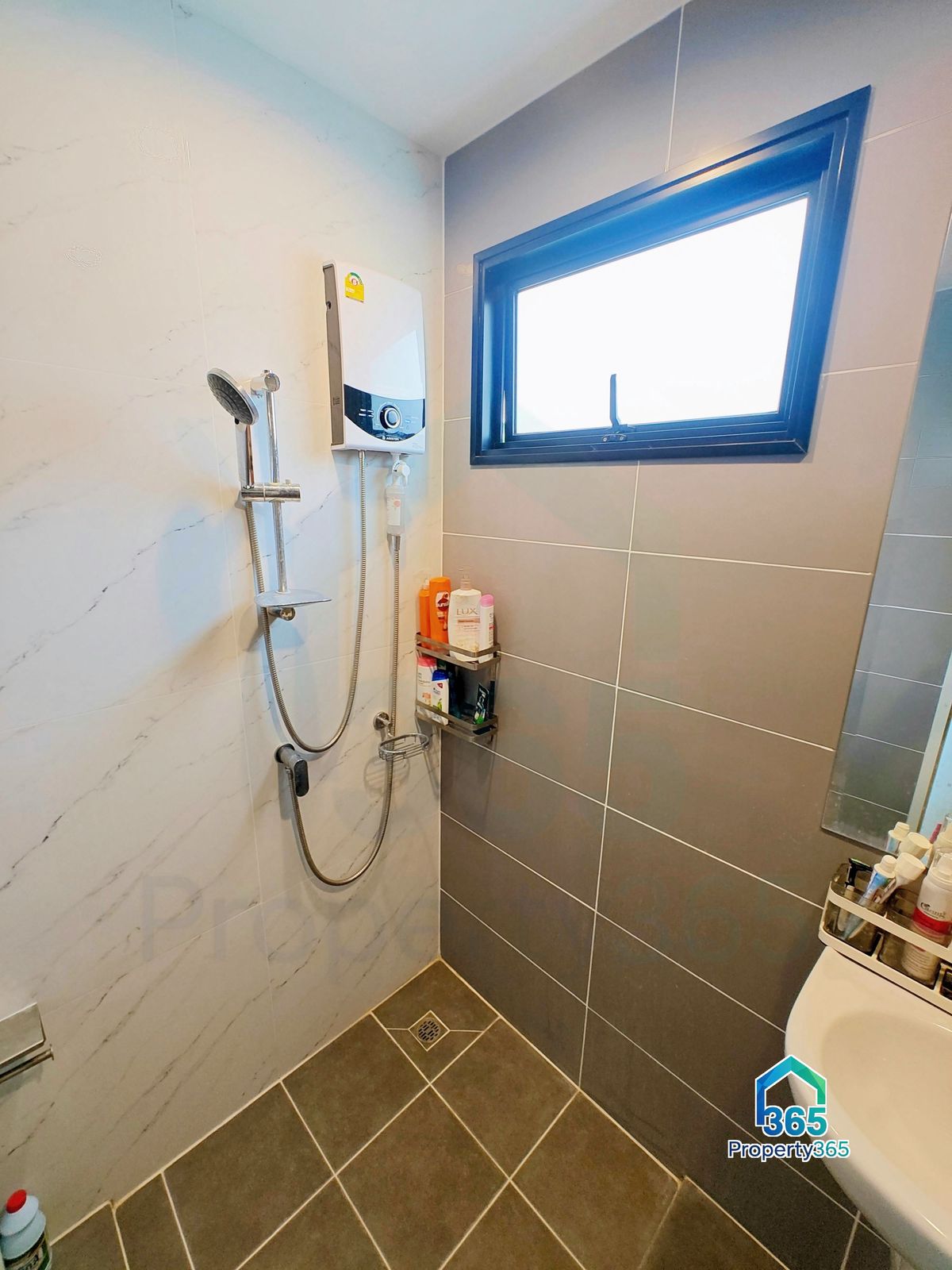 HousePathum Thani,Rangsit, Thammasat : Mitti Lamlukka Klong 6 (Sammakorn) Serene Detached House, 3rd House (from security post), a house in the first soi of the village.