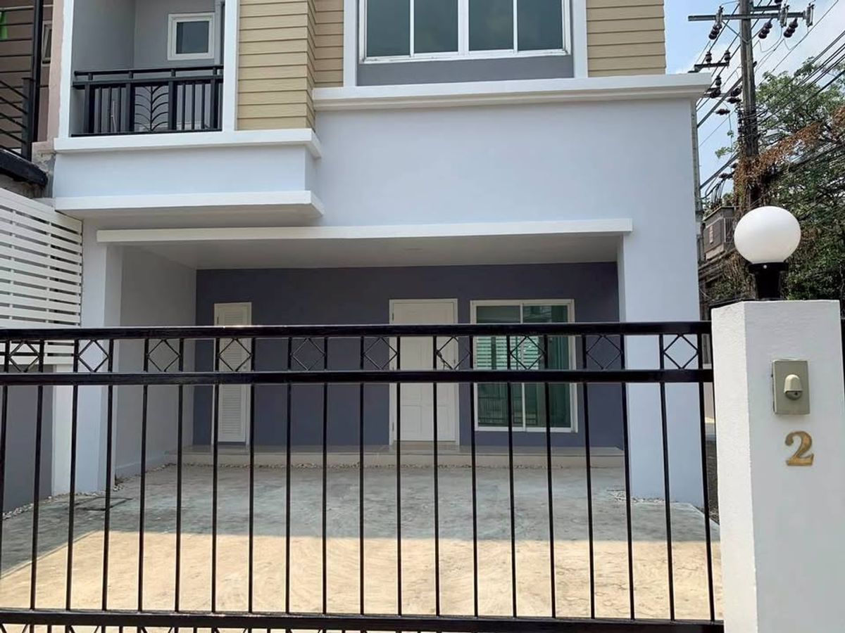 ขายบ้านลาดพร้าว101 แฮปปี้แลนด์ : ขายทาวน์โฮม 3 ชั้น หลังมุม ( ถนนเมน ) เนื้อที่ 42.2 ตรว. ถนนโพธิ์แก้ว แขวงคลองจั่น  เขตบางกะปิ จังหวัดกรุงเทพ