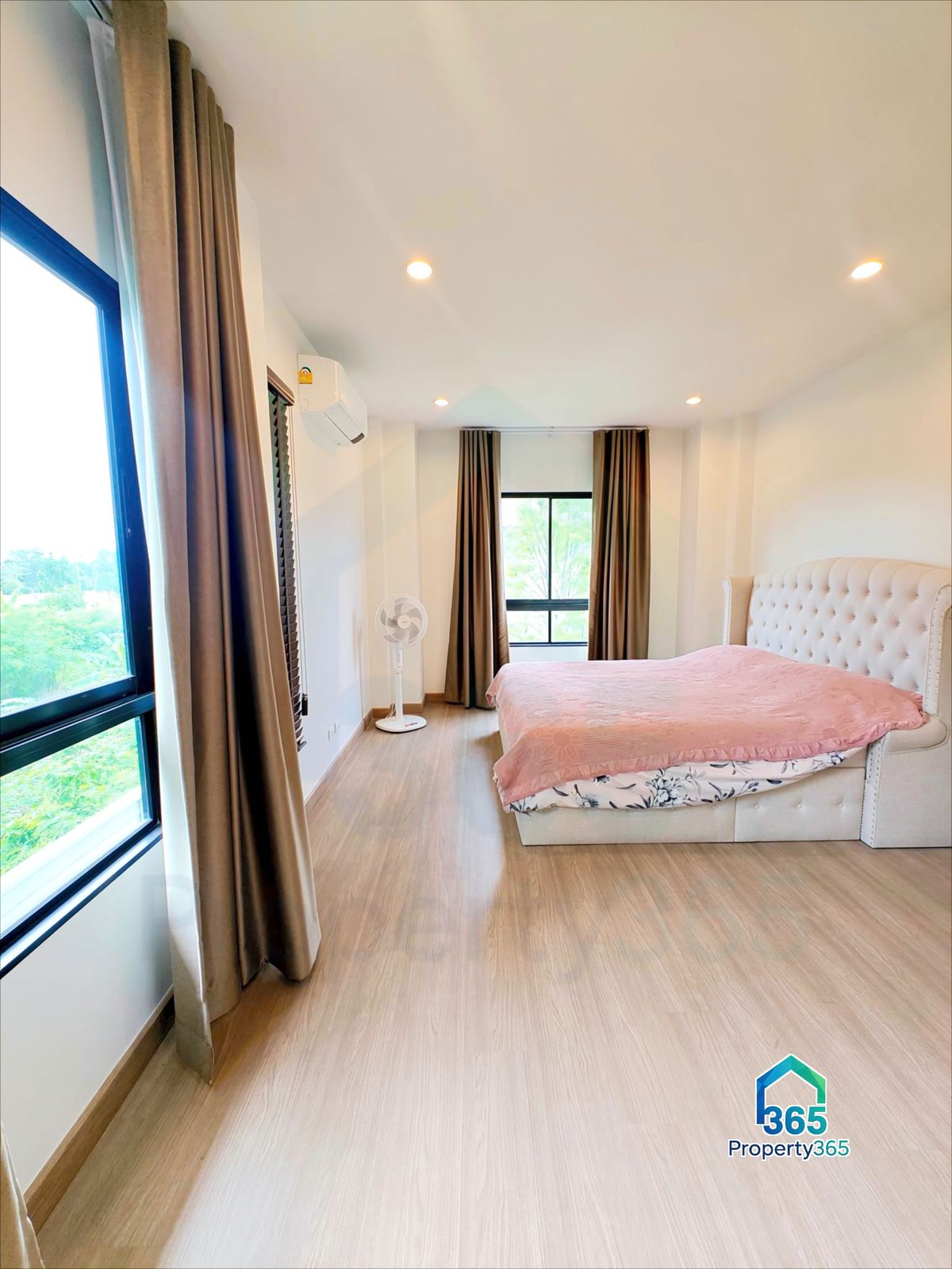 HousePathum Thani,Rangsit, Thammasat : Mitti Lamlukka Klong 6 (Sammakorn) Serene Detached House, 3rd House (from security post), a house in the first soi of the village.