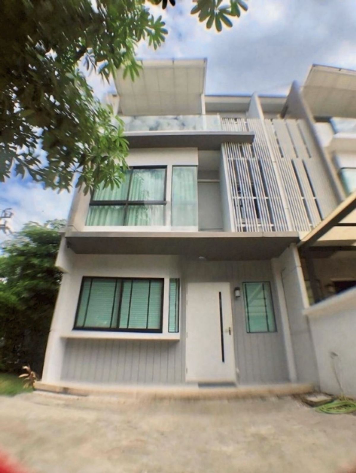 ให้เช่าทาวน์โฮมนวมินทร์ รามอินทรา : ให้เช่าทาวน์โฮมเดอะเทอเรสรามอินทรา 65 🏡🎊💸連棟別墅出租，The Terrace Ramintra 65 
