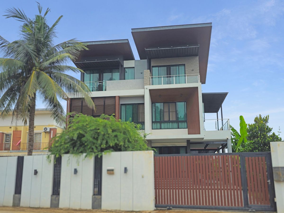 ขายบ้านขอนแก่น : บ้านเดี่ยว 3 ชั้น หรูหรา สะท้อนภาพลักษณ์ | ทำเลทอง ใกล้ถนนมิตรภาพ – มหาวิทยาลัยขอนแก่น