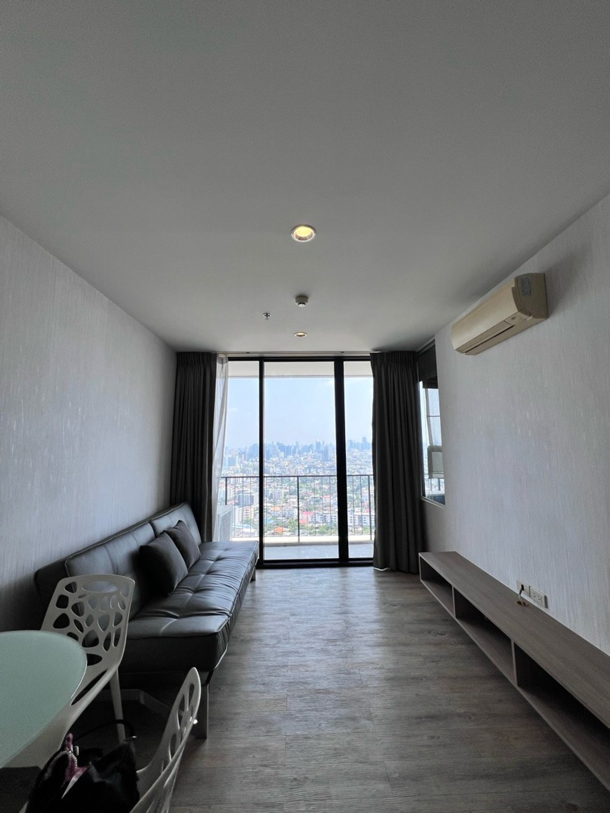 ขายคอนโดลาดพร้าว เซ็นทรัลลาดพร้าว : 📌ขายคอนโด The Issara ลาดพร้าว 2 ห้องนอน 1 ห้องน้ำ 54 ตร.ม. ขาย 5.5 MB ห้องสวย สภาพดีมาก เงียบสงบ ร่มรื่น  Call : 088-753-2858 ปราย