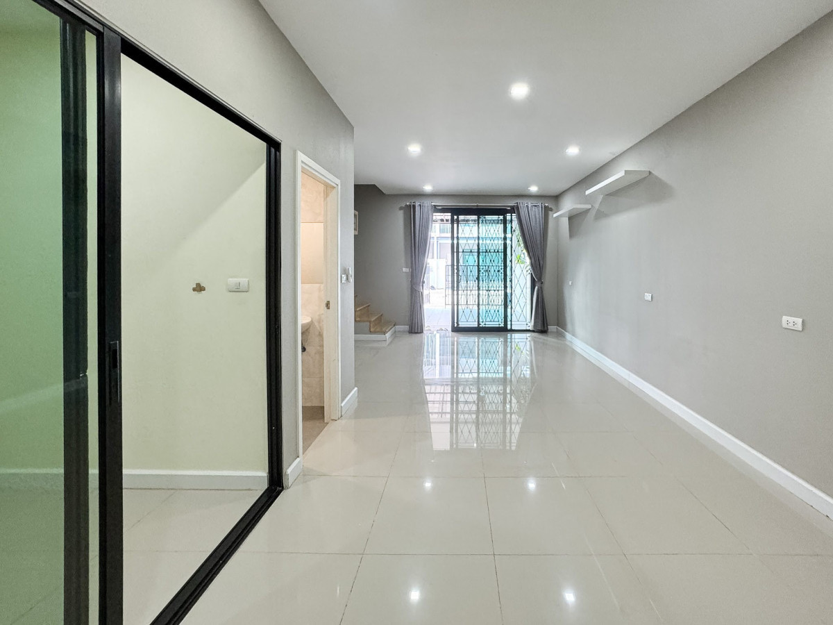 For SaleTownhomeNawamin, Ramindra : For Sale Townhouse/Townhome , PATIO Watcharapol-Ramindra , MRT-Vatcharaphol , Tha Raeng , Bang Khen , Bangkok , CX-139136