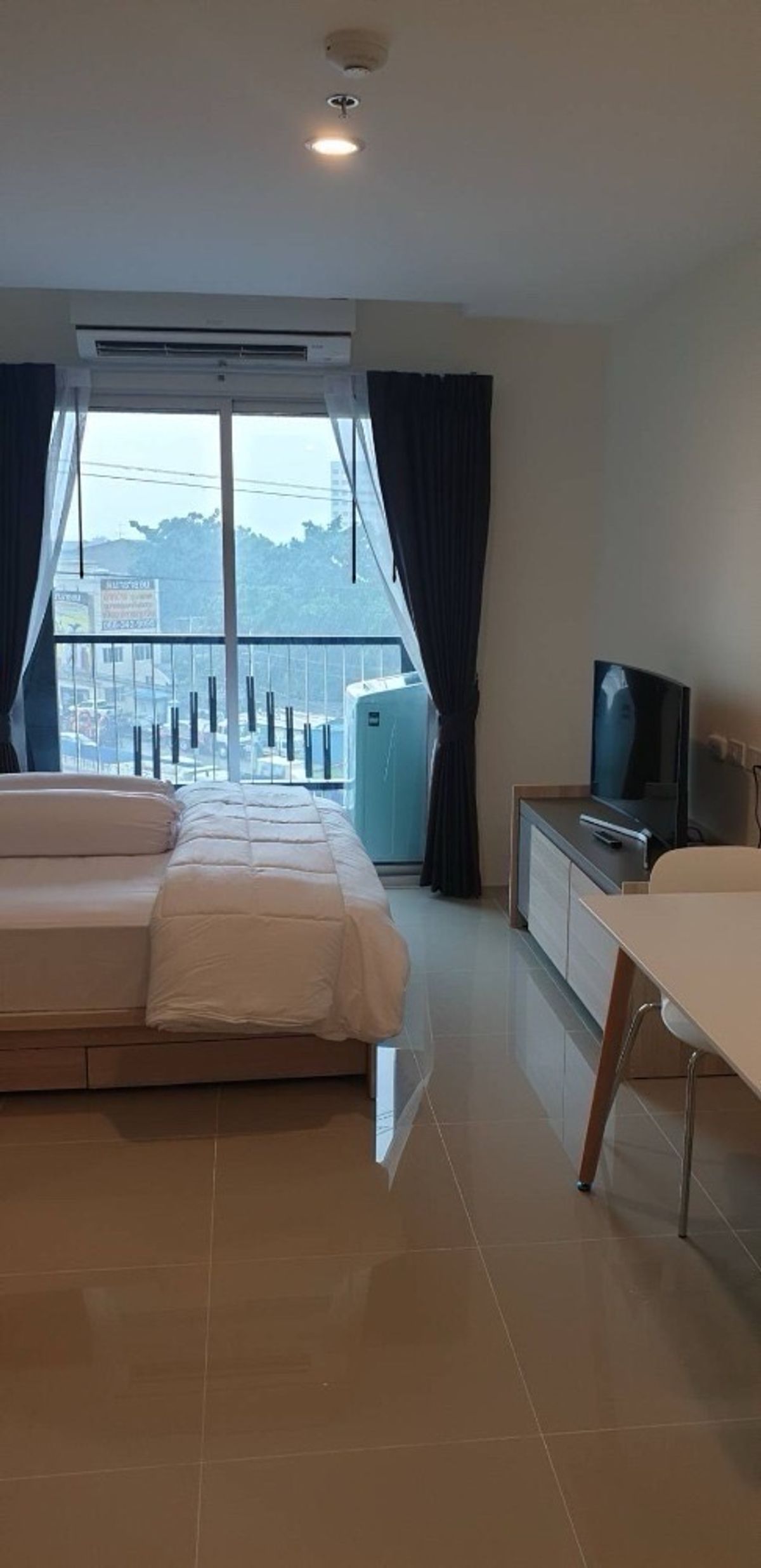 For RentCondoLadprao, Central Ladprao : Life Ladprao (ready to stay) special price