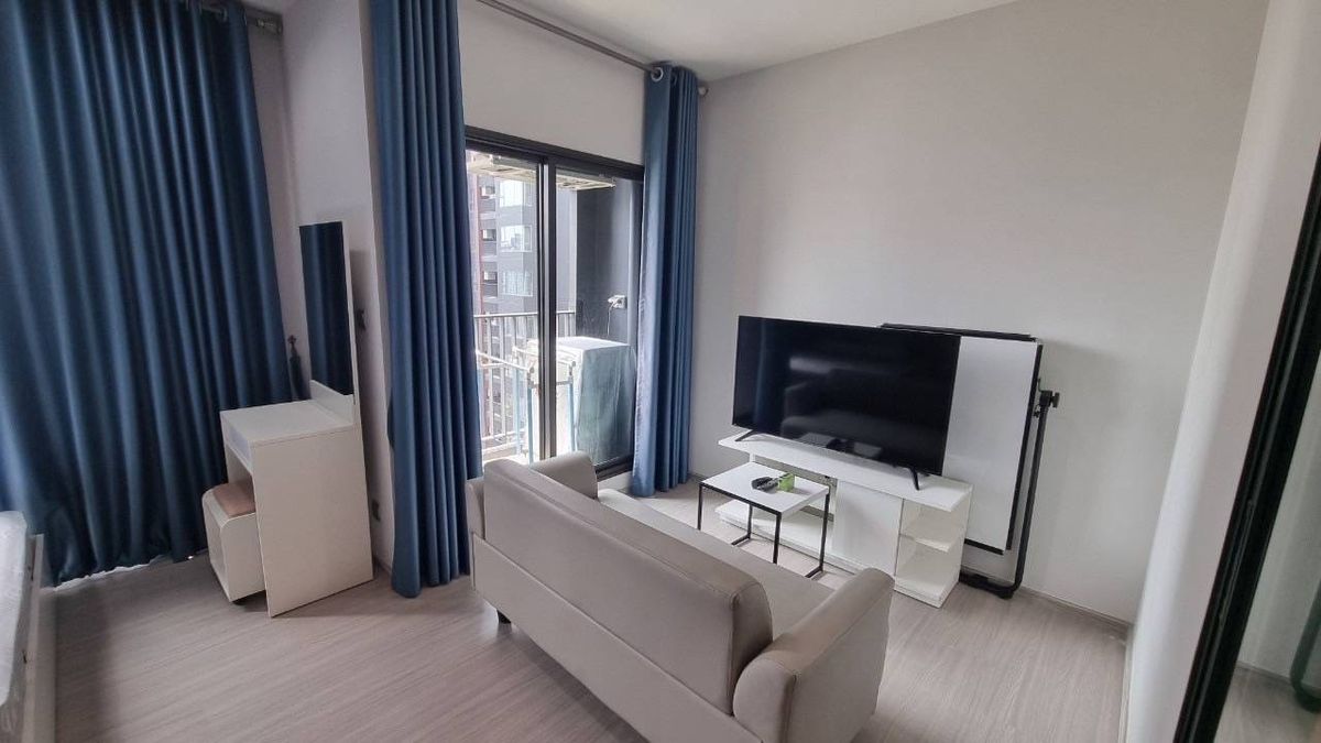 For RentCondoRama9, Petchburi, RCA : Life Asoke Rama9 condo for rent, complete condo, ready to approach MRT Rama 9, convenient to travel !!