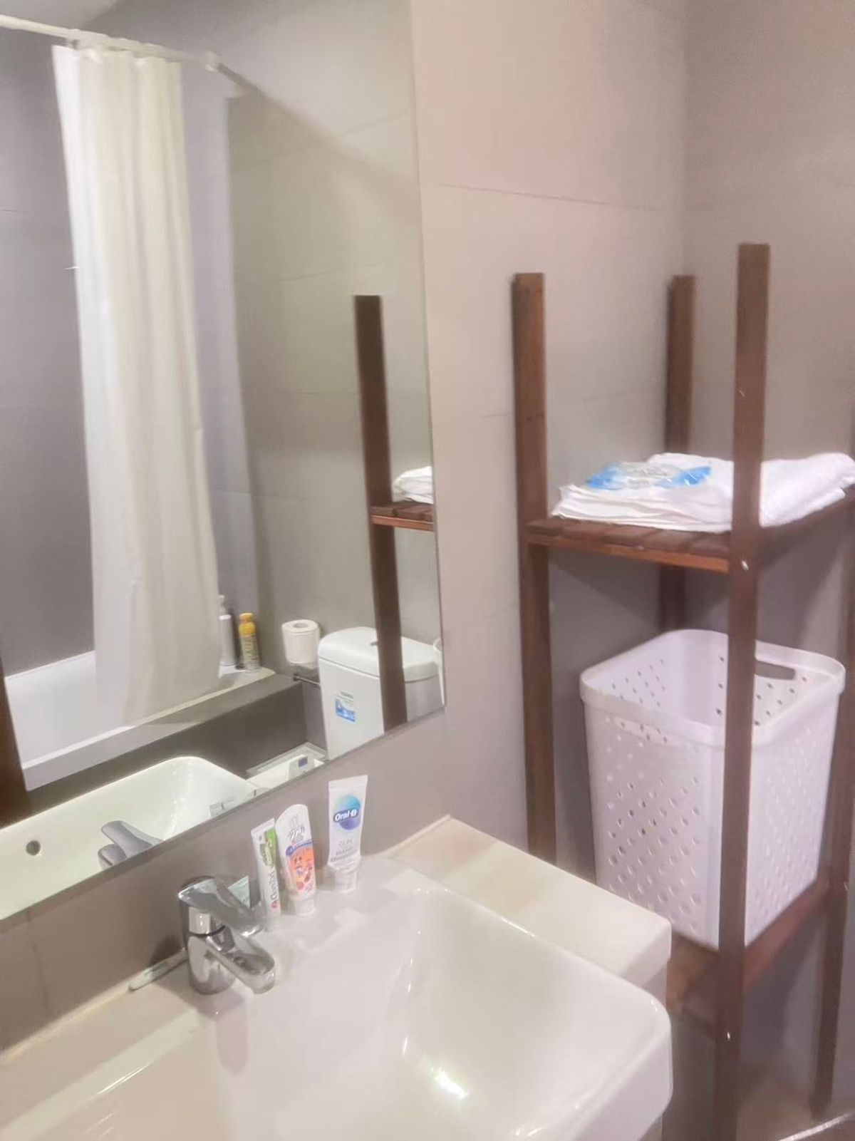 For RentCondoRatchathewi,Phayathai : NOBLE Reventirathai Condo Rental Condo, complete with nearby Phaya Thai BTS !!