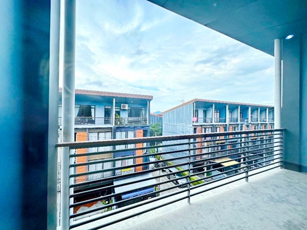 ให้เช่าทาวน์โฮมรัตนาธิเบศร์ สนามบินน้ำ พระนั่งเกล้า : BTSศรีรัช 450ม. โฮมออฟฟิศ 3.5 ชั้น จดทะเบียนได้ แจ้งวัฒนะ31-37 20 ตรว. 280ตรม. แอร์ ครบ ทุกห้อง โรงเรียนนานาชาติ ISB 3.1 กม 4นอน 4น้ำ