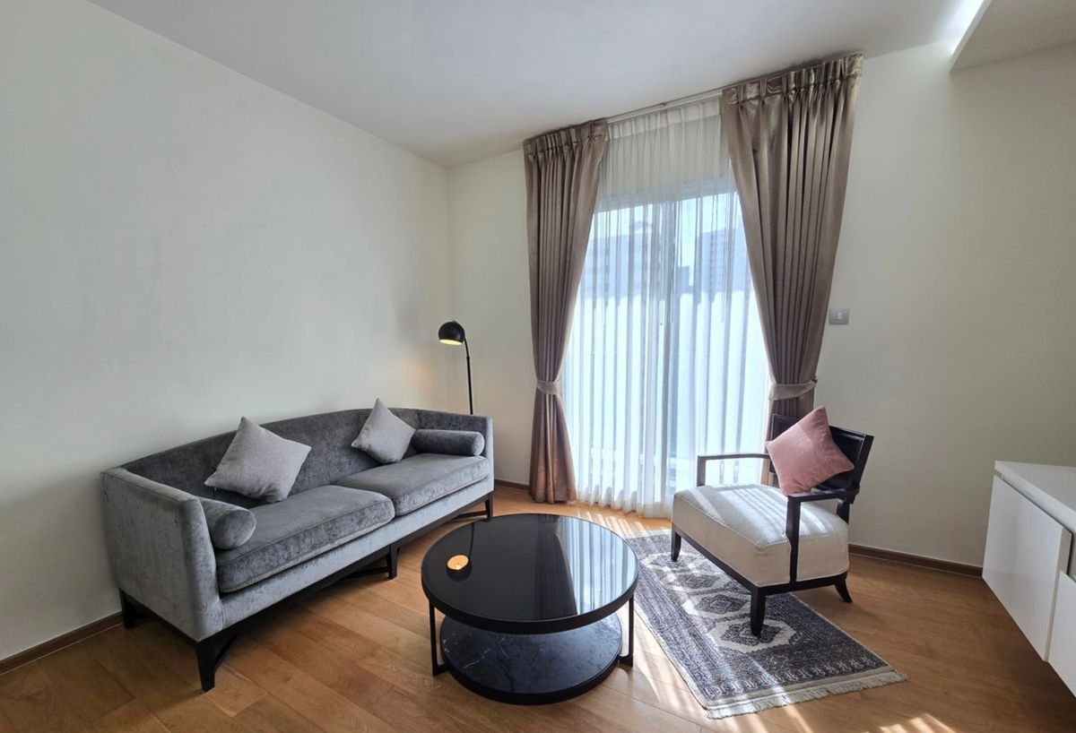 For RentCondoSukhumvit, Asoke, Thonglor : Rent Di Sukhumvit 43, beautiful, ready to be near BTS Phrom Phong. Interested in Atline.@841QLNR