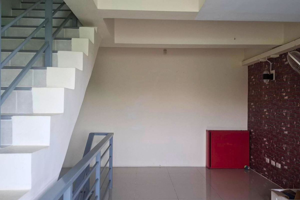 For SaleHome OfficeNonthaburi, Bang Yai, Bangbuathong : 3 -storey commercial building in front of the Metro Bizon Village, Bang Bua Thong, near Tree Market