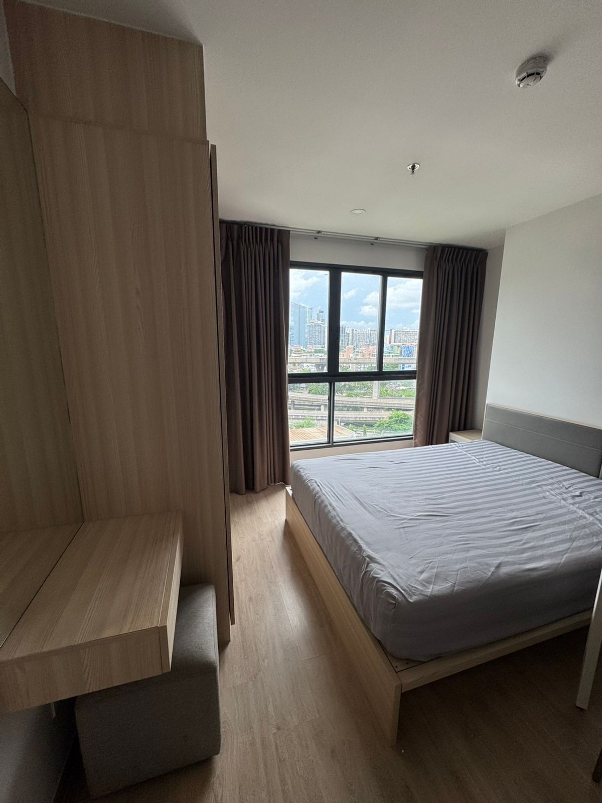 For RentCondoBangna, Bearing, Lasalle : For rent Condo IDEO O2 🚆BTS Bangna Furniture Electric Appliances ready ✨