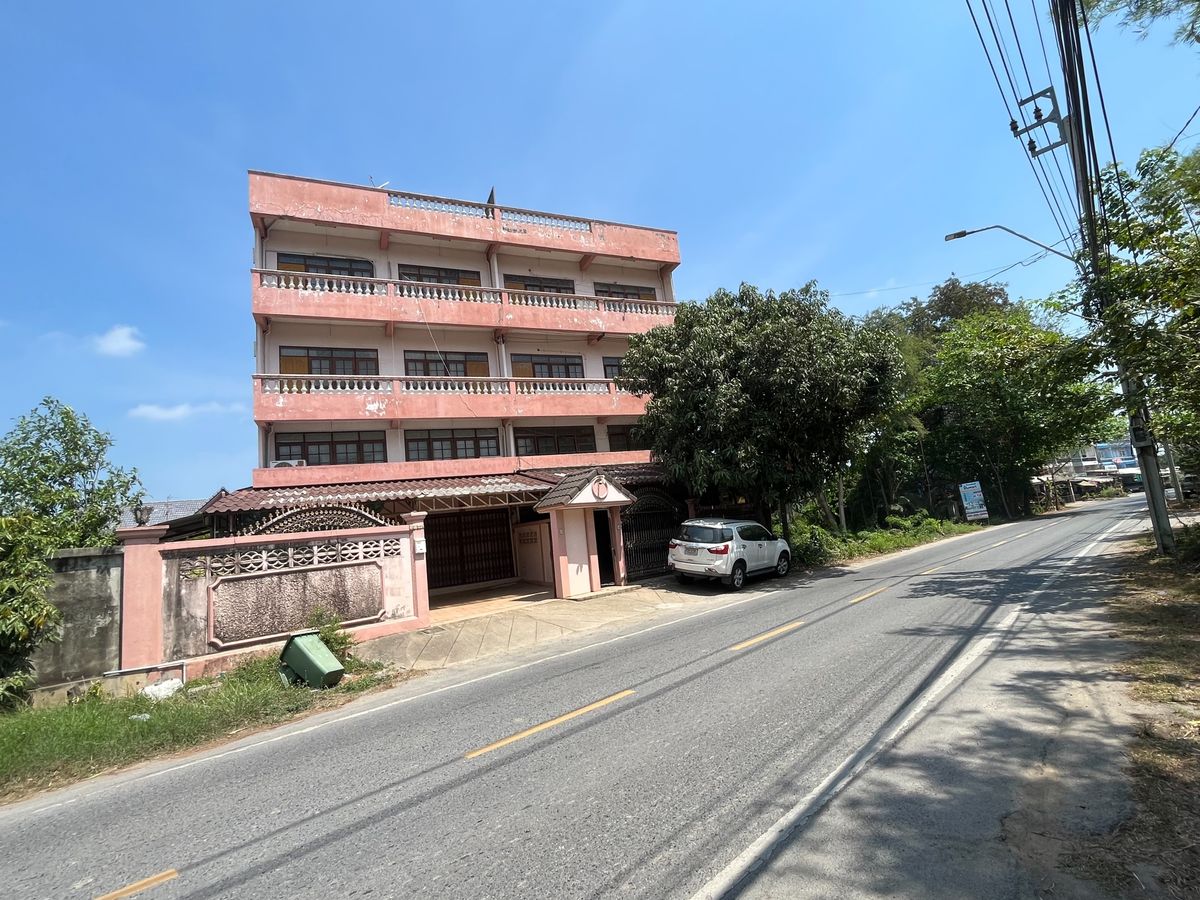 For SaleShop HousePhutthamonthon, Salaya : Building for sell, size 1,000 sq.m., Phutthamonthon Sai 3, Thawi Watthana, on Suphapburut Road