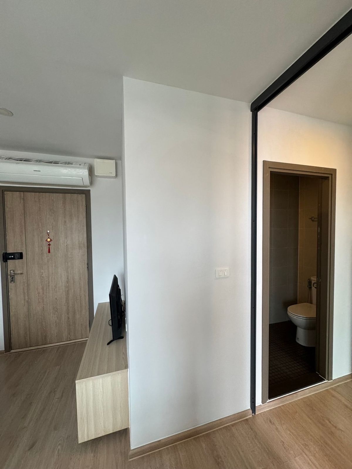 For RentCondoBangna, Bearing, Lasalle : For rent Condo IDEO O2 🚆BTS Bangna Furniture Electric Appliances ready ✨