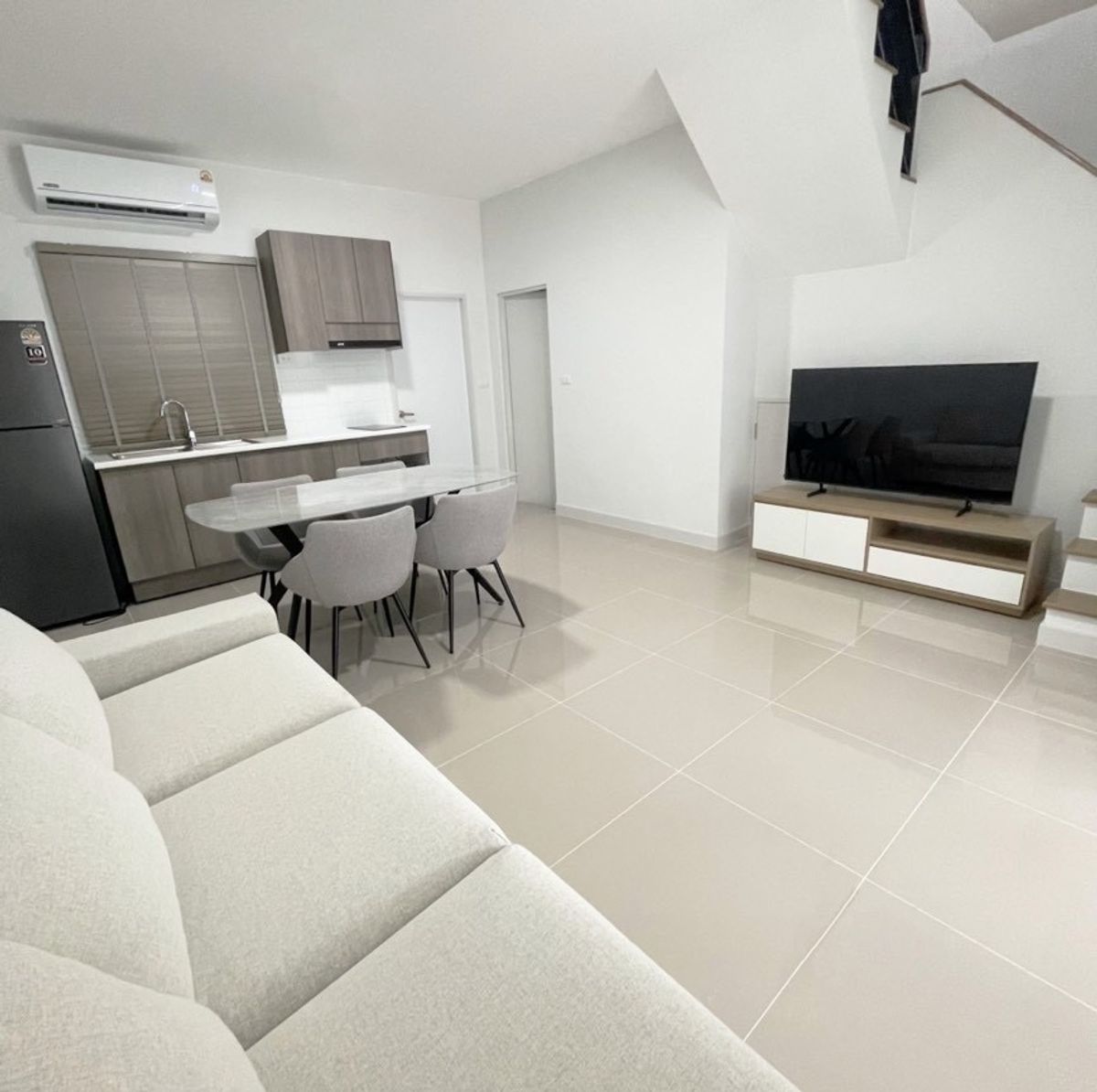 ให้เช่าทาวน์โฮมบางนา แบริ่ง ลาซาล : 3BR Townhome for Rent at Pleno Sukhumvit-Bangna 2 | Fully Furnished | 800 m. from Mega Bangna