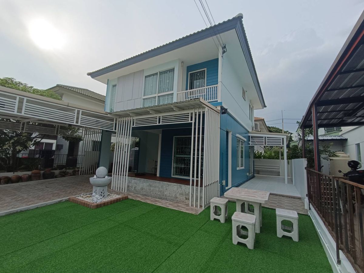 ให้เช่าบ้านปทุมธานี รังสิต ธรรมศาสตร์ : บ้านเดี่ยว2ชััน_สวยเฟอร์ครบทุกห้อง+ เครื่องใช้ไฟฟ้าครบถ้วน แต่งสวย จอดรถในร่ม หลังบ้านต่อเติมใหม่ มีลานนั่งเล่นได้ (ต่อรองได้)