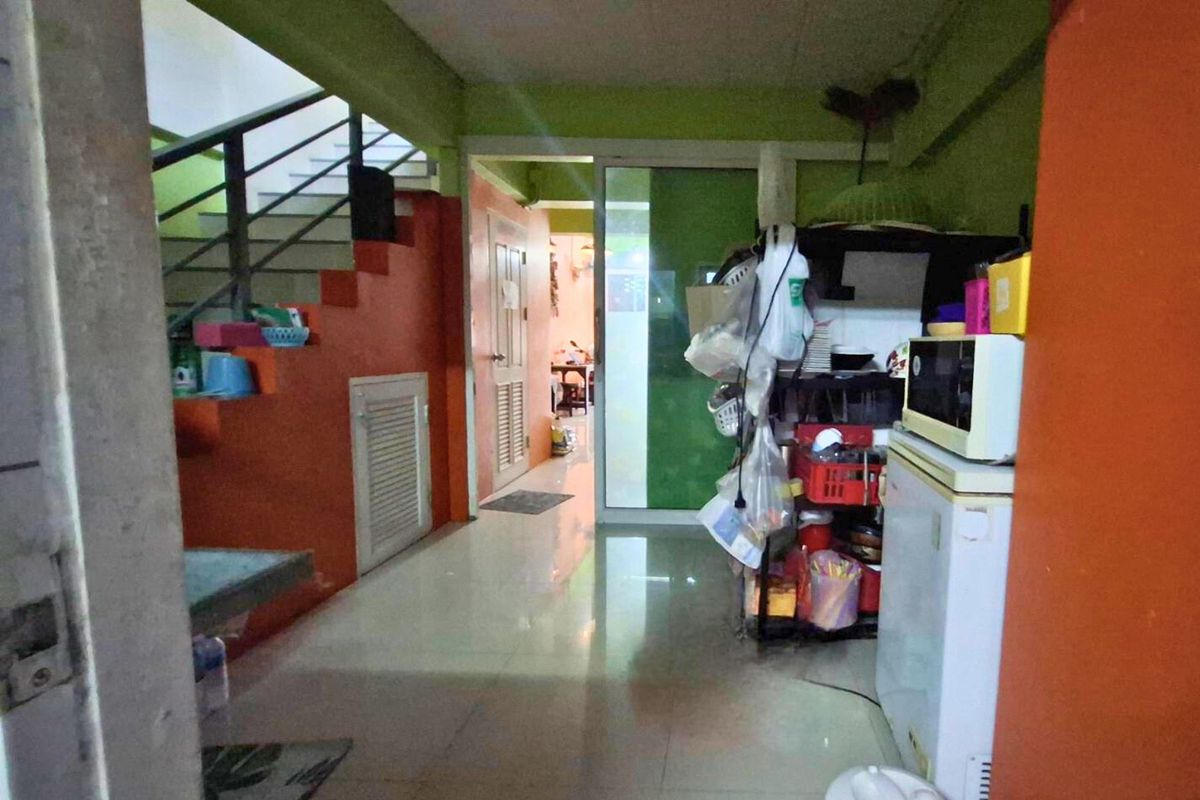 For SaleHome OfficeNonthaburi, Bang Yai, Bangbuathong : 3 -storey commercial building in front of the Metro Bizon Village, Bang Bua Thong, near Tree Market