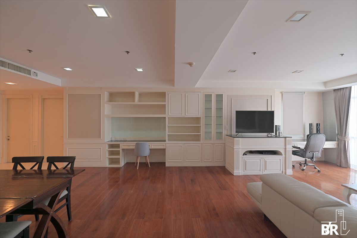 ให้เช่าคอนโดสุขุมวิท อโศก ทองหล่อ : Spacious 3-Bedroom Condo for Rent at Nusasiri Grand – Direct BTS Access, Ideal for Families