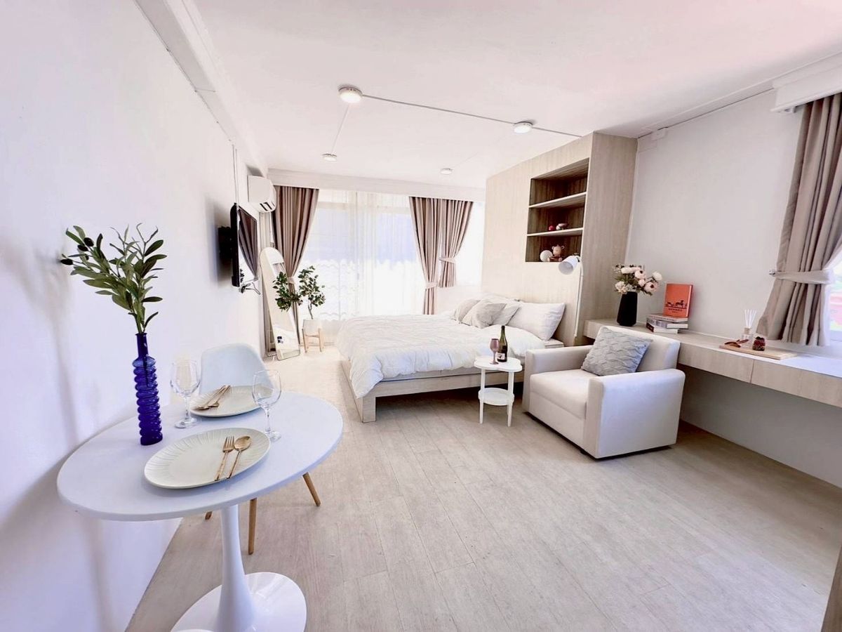 For SaleCondoChiang Mai : 🌟 Selling JC Hill Place, corner condo, mountain view, super cool! Next to 7 Yod Plaza, near Nimman 🌄🏢