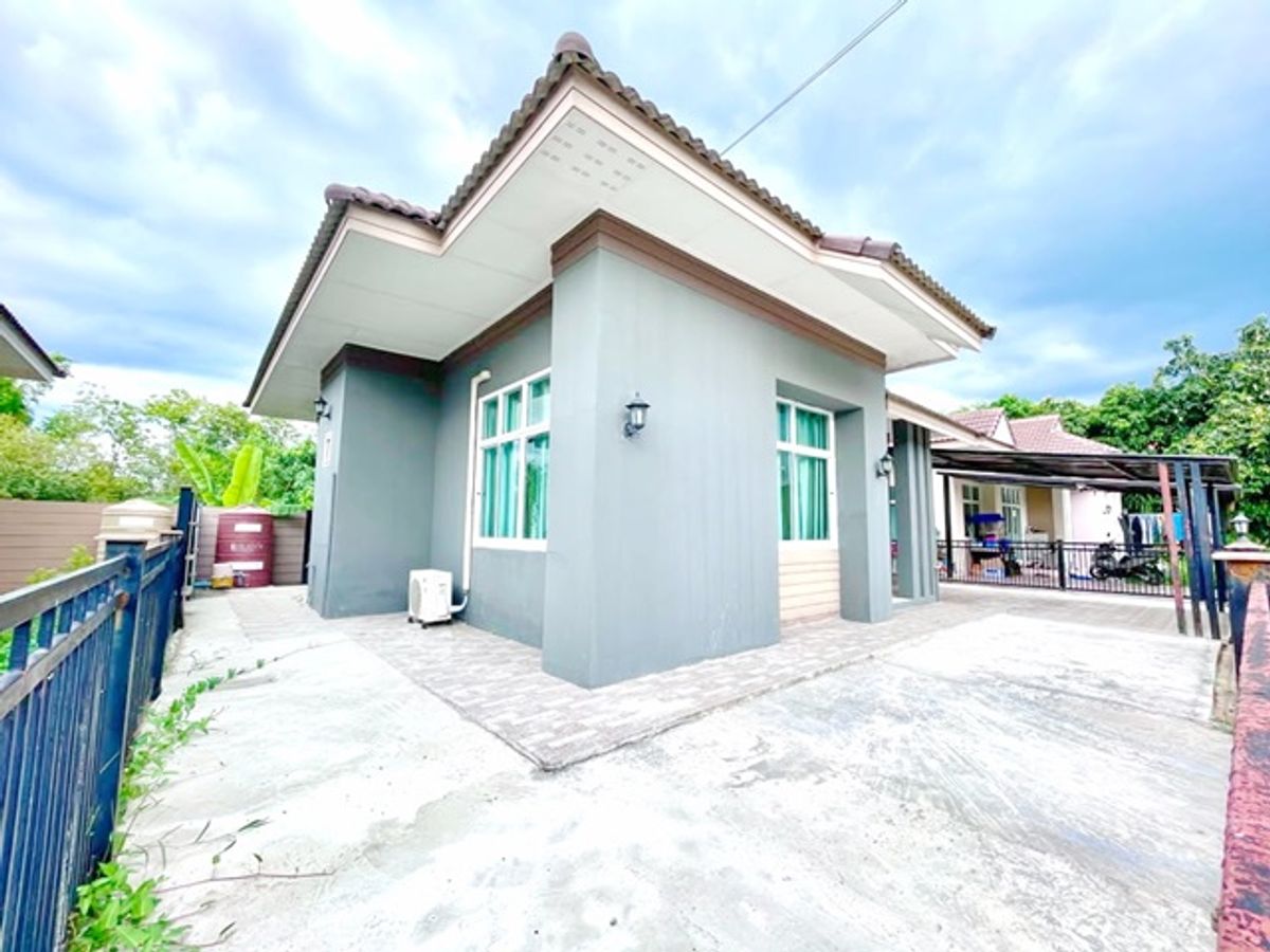 For RentTownhomeNakhon Nayok : 7-11 79 m. Sarika-Nangrong 1 -storey detached house for rent, 50 square meters, big house, Makro Nakhon Nayok 99 meters, Luang Pho Pak Daeng 1 km.
