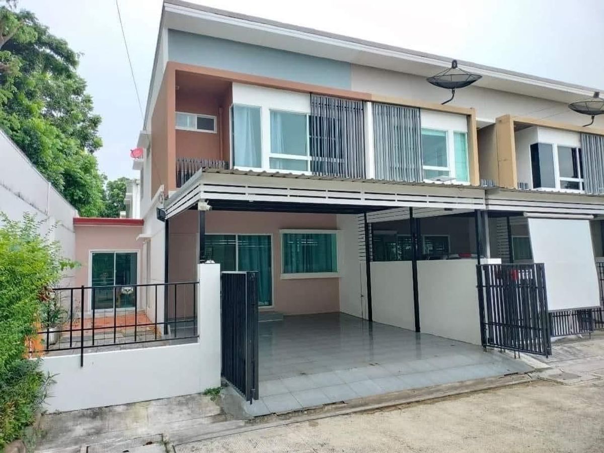 ให้เช่าทาวน์โฮมสมุทรปราการ สำโรง : 🏡 ให้เช่าบ้านหลังมุม อินดี้ ศรีนครินทร์ (ศรีด่าน22) 🎉 ใกล้รถไฟฟ้า ศรีแบริ่ง 3 กม. ใกล้เมกา บางนา 6 กม บ้านว่างพร้อมเข้าอยู่ 17 มิ.ย. นี้ ✅✅  