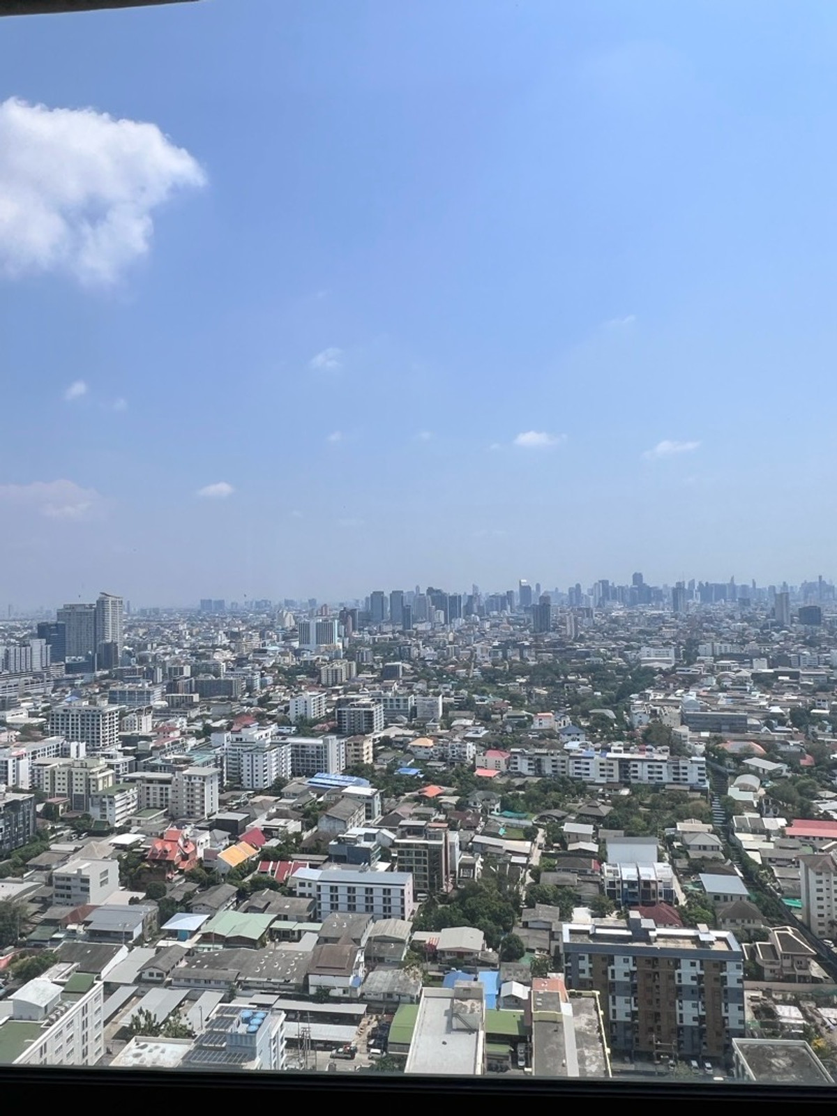 For SaleCondoLadprao, Central Ladprao : 📌Condo for sale: The Issara Lat Phrao, 1 bedroom, 1 bathroom, 35 sq m., selling for 2.85 MB, beautiful room, high floor, quiet, shady. Call: 088-753-2858 Prai