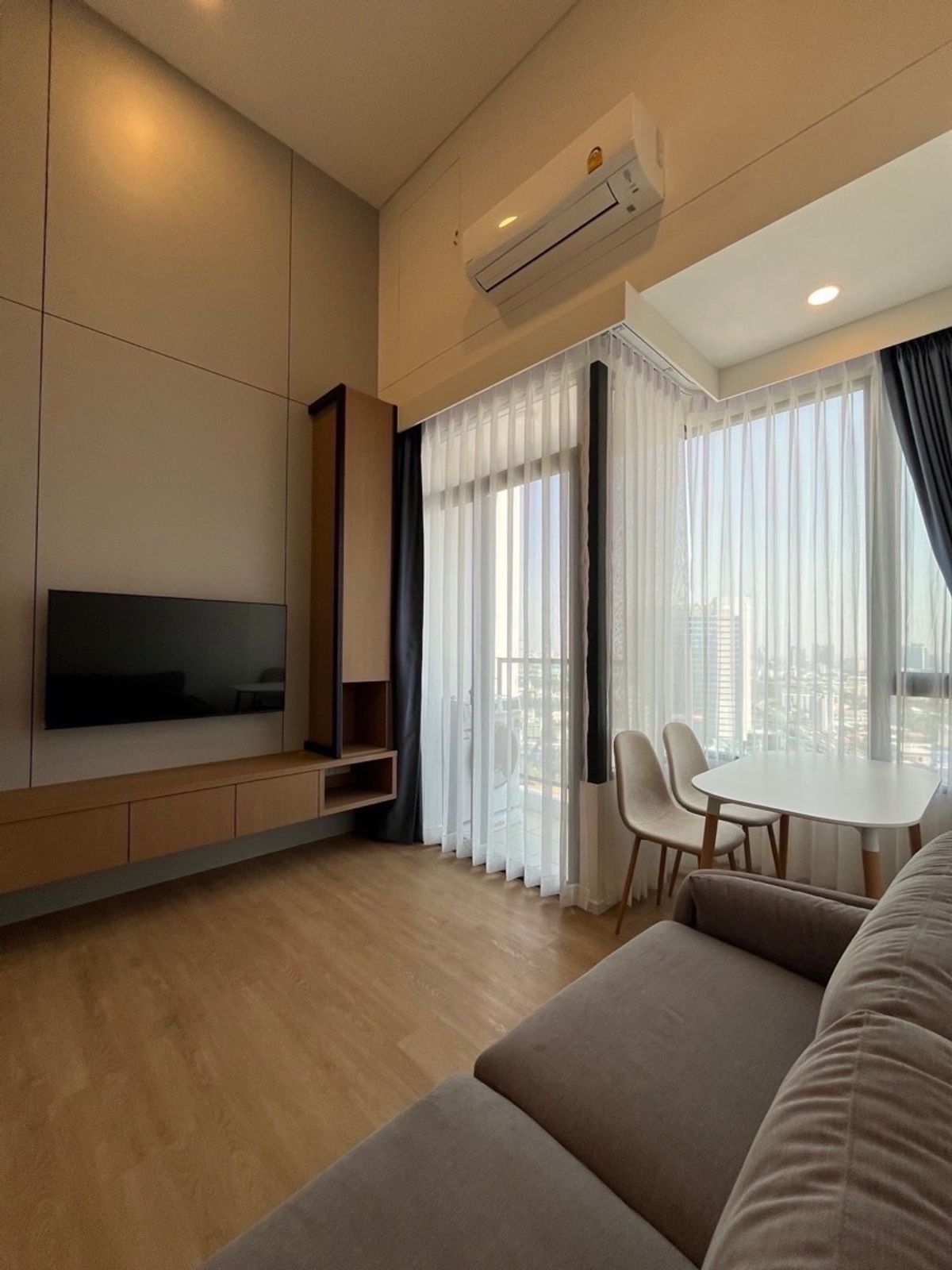 ให้เช่าคอนโดพระราม 9 เพชรบุรีตัดใหม่ RCA : 🔥New Duplex at Siamese Rama 9🔥