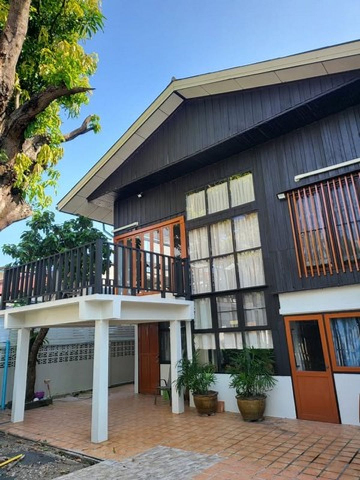ให้เช่าบ้านรัชดา ห้วยขวาง : HR2510Classic Thai-Style 2-Storey House for Rent – Walking Distance to MRT Sutthisan