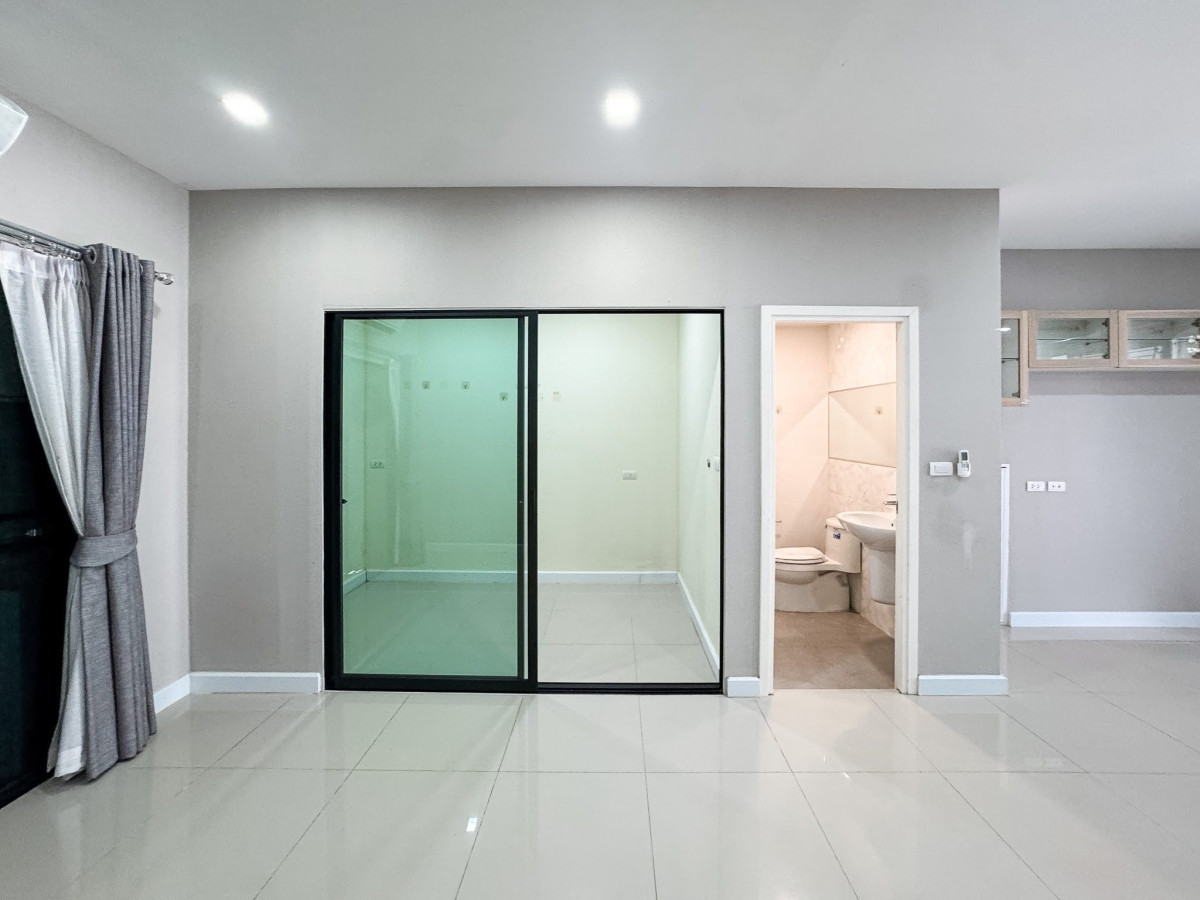 For SaleTownhomeNawamin, Ramindra : For Sale Townhouse/Townhome , PATIO Watcharapol-Ramindra , MRT-Vatcharaphol , Tha Raeng , Bang Khen , Bangkok , CX-139136