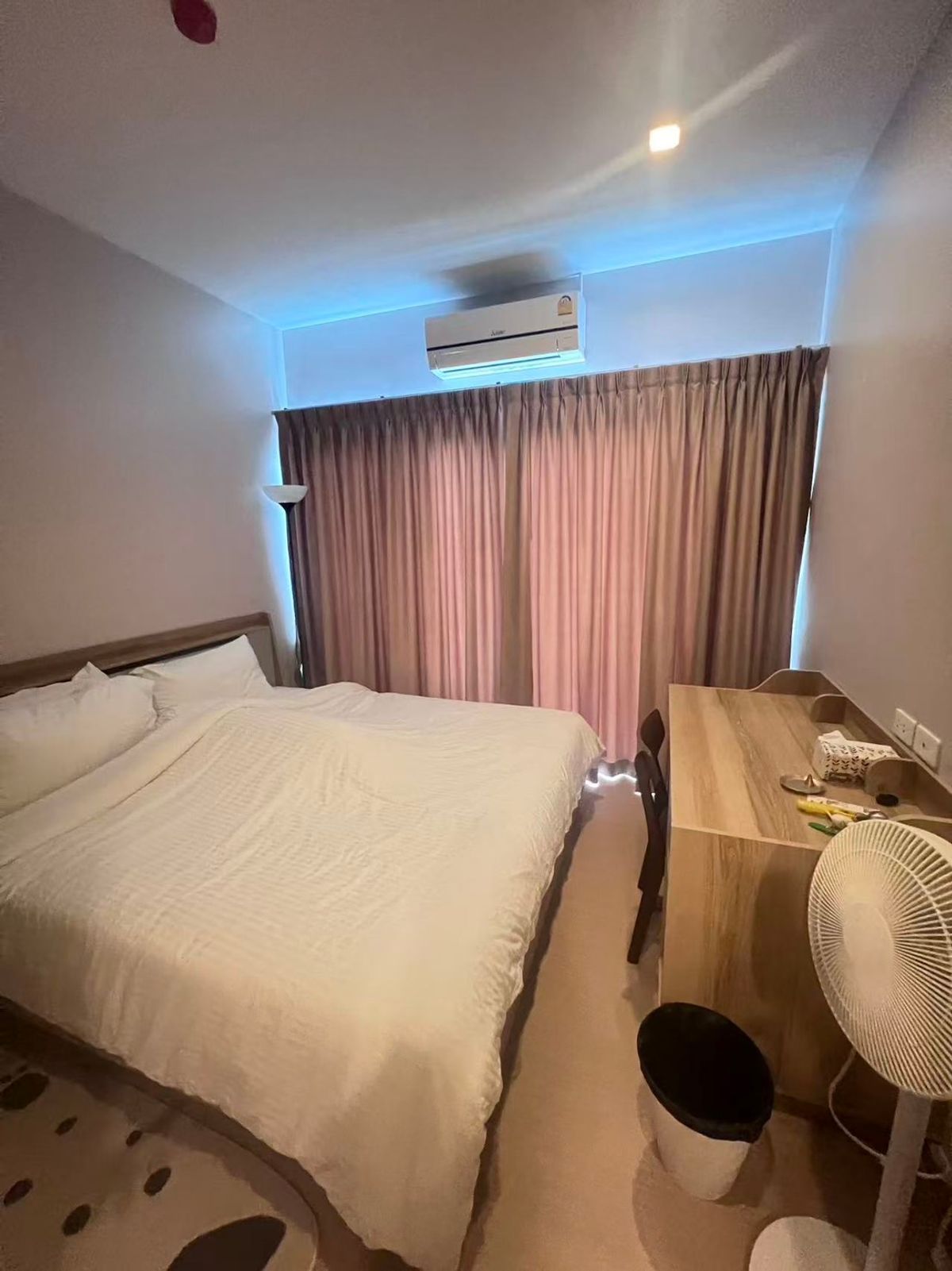 For RentCondoRatchathewi,Phayathai : NOBLE Reventirathai Condo Rental Condo, complete with nearby Phaya Thai BTS !!