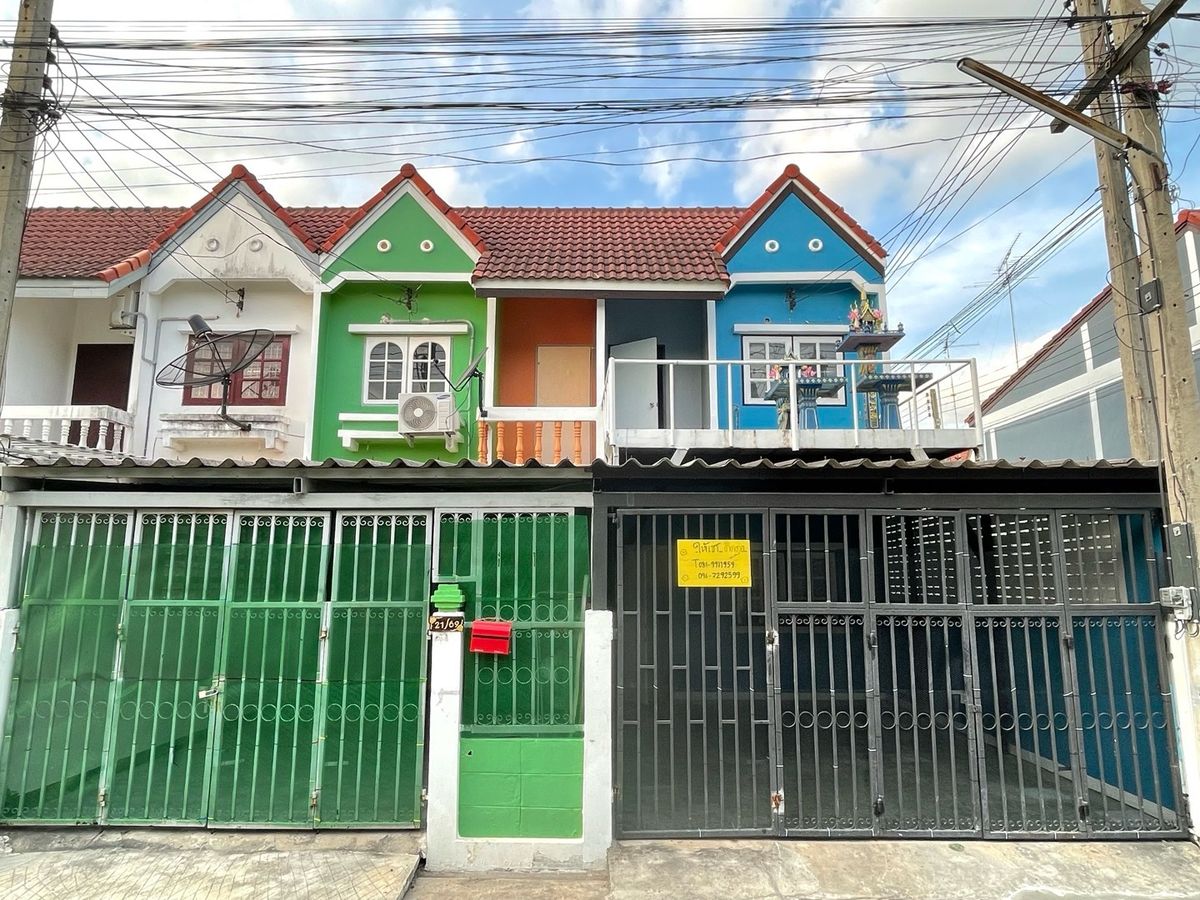 ขายทาวน์โฮมสระบุรี : 🏡 ขายทาวน์เฮ้าส์ 2 ชั้น 2 หลังคู่ หมู่บ้านช้างเผือก จ.สระบุรี 📍 ทำเลดี เดินทางสะดวก ใกล้แหล่งชุมชน

