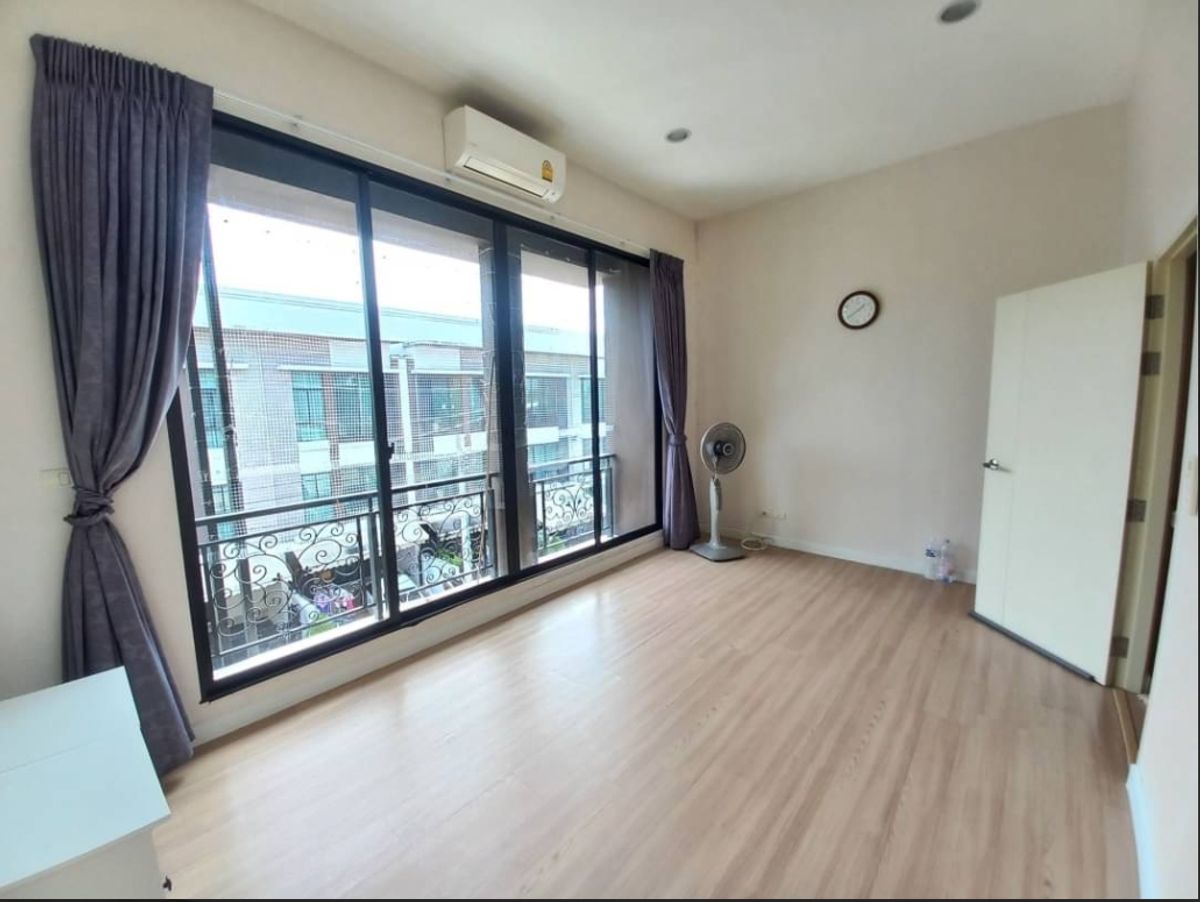 ขายทาวน์โฮมนวมินทร์ รามอินทรา : (D0038) Baan Klang Muang Nawamin 42