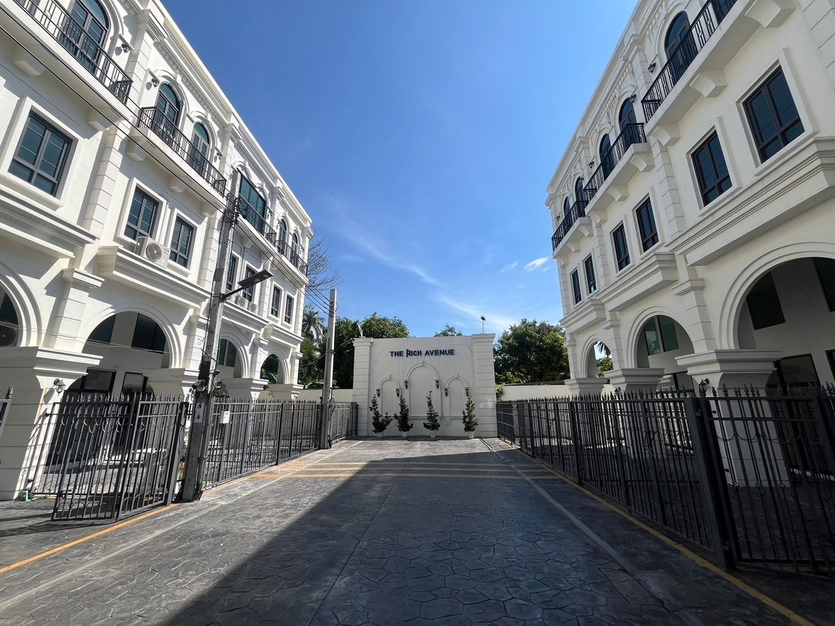 ขายโฮมออฟฟิศเยาวราช บางลำพู : 💼 ขายโฮมออฟฟิศ 3.5 ชั้น The Rich Avenue ดำรงรักษ์ เพียง 18.8 ล้านบาท | ทำเลหายาก ใจกลางกรุง | เหมาะทั้งอยู่อาศัยและทำธุรกิจ  ใกล้ เยาวราช – ป้อมปราบ – คลองถม – ราชดำเนิน