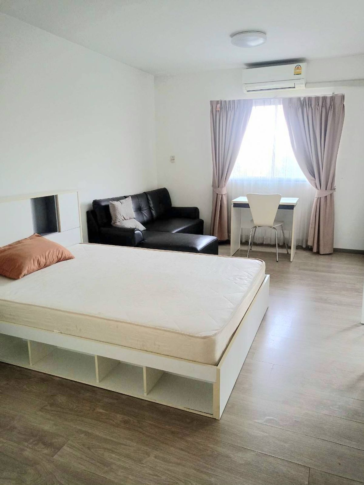 For RentCondoPathum Thani,Rangsit, Thammasat : 🔊 #ThePoint Rangsit Khlong 6 for rent, cheap price (5,000/month) near #RMUTT 📌 Pun