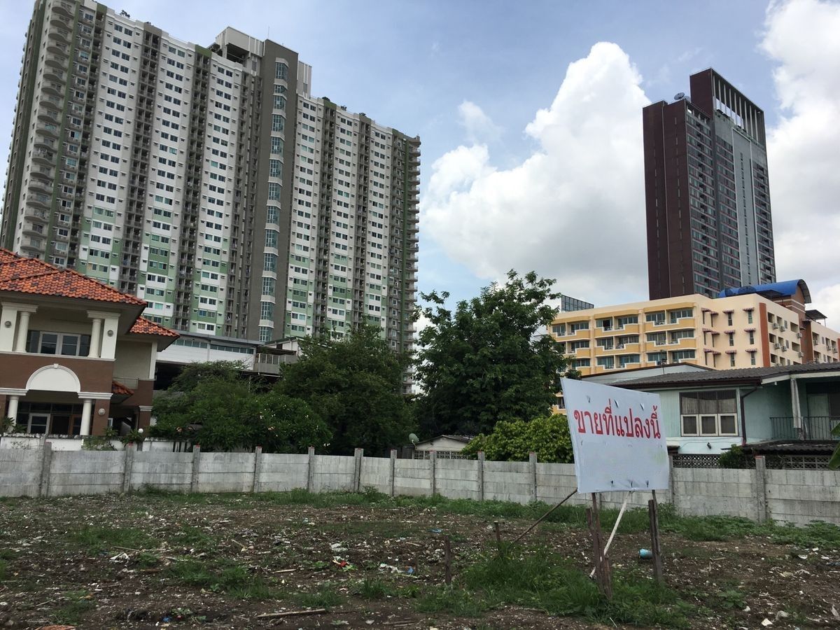 For SaleLandKasetsart, Ratchayothin : 🔥 Prime Land in Ratchayothin – Perfect for Investment or Building a Single House or Apartment, Close to BTS Ratchayothin