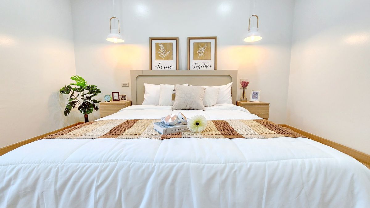 For SaleCondoChiang Mai : ✨ For Sale: SR Complex Condo – Renovated, Fully Furnished, Pet-Friendly! 🏙️