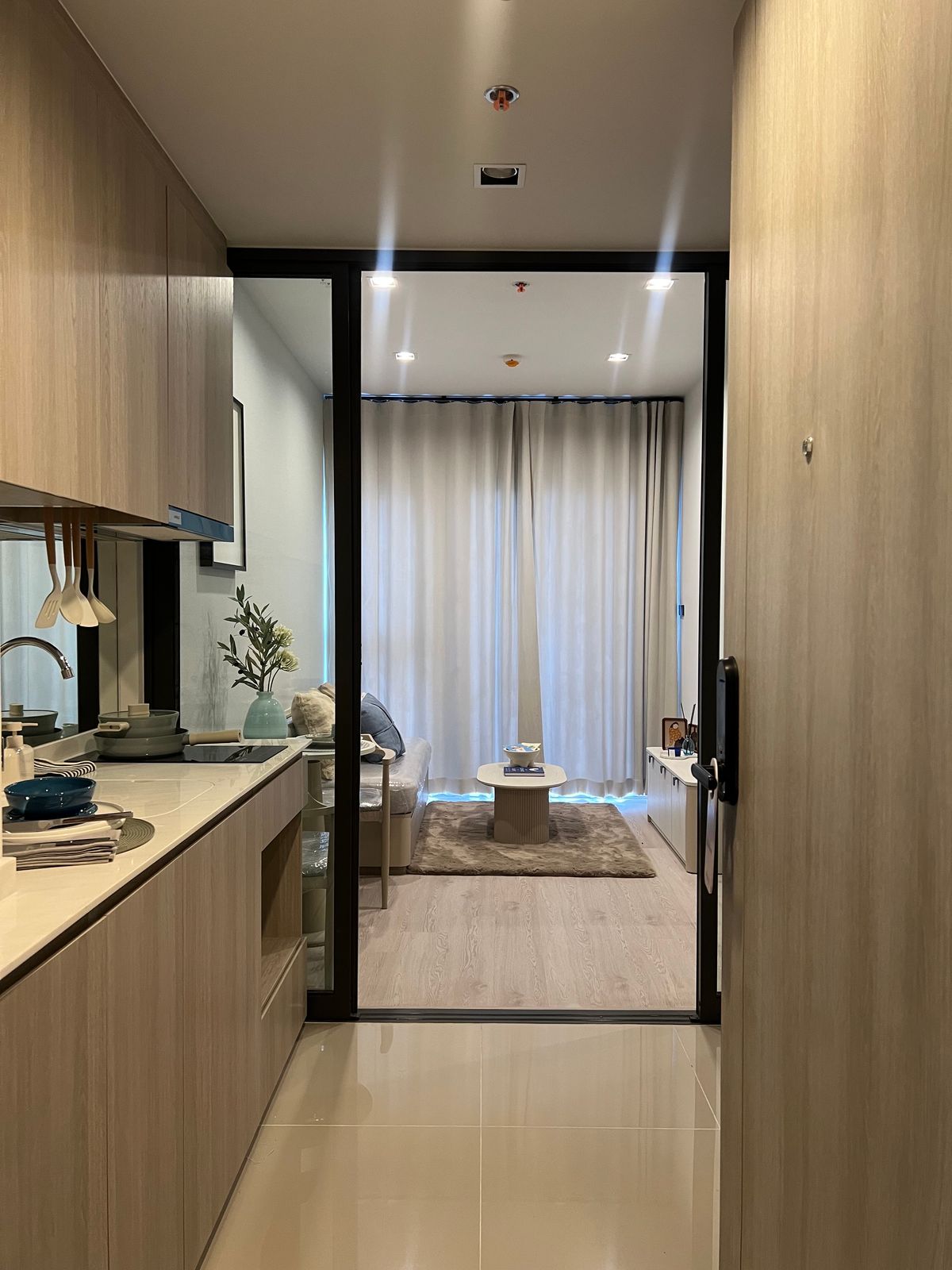 ขายคอนโดวงเวียนใหญ่ เจริญนคร : ห้องแต่งพร้อมขาย  Reference สาทร–วงเวียนใหญ่ คอนโดพร้อมอยู่ เพียง130 ม.  จาก BTS วงเวียนใหญ่ เริ่ม 4.49 ลบ.*