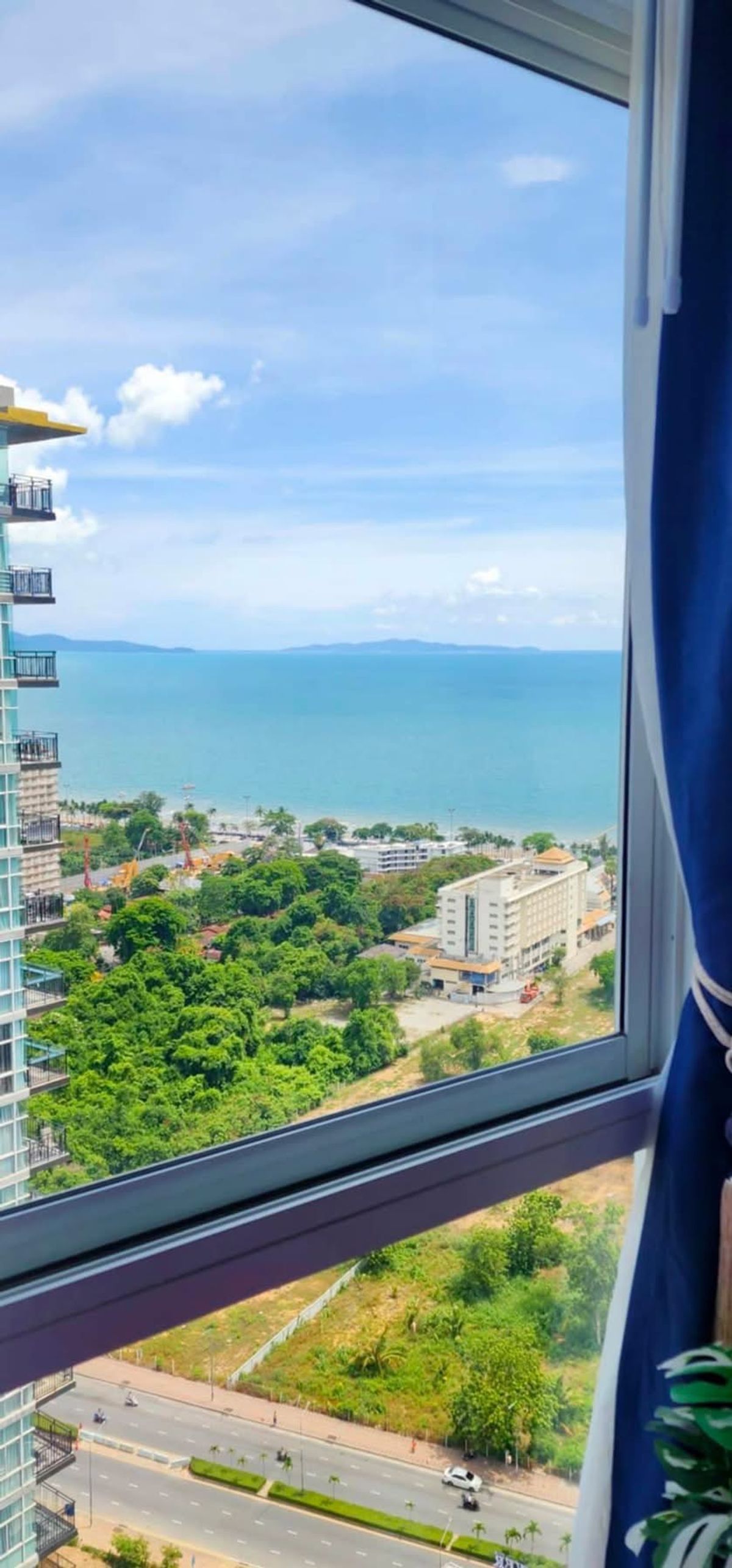 For RentCondoPattaya, Bangsaen, Chonburi : Condo for rent: The Twin Towers Jomtien
