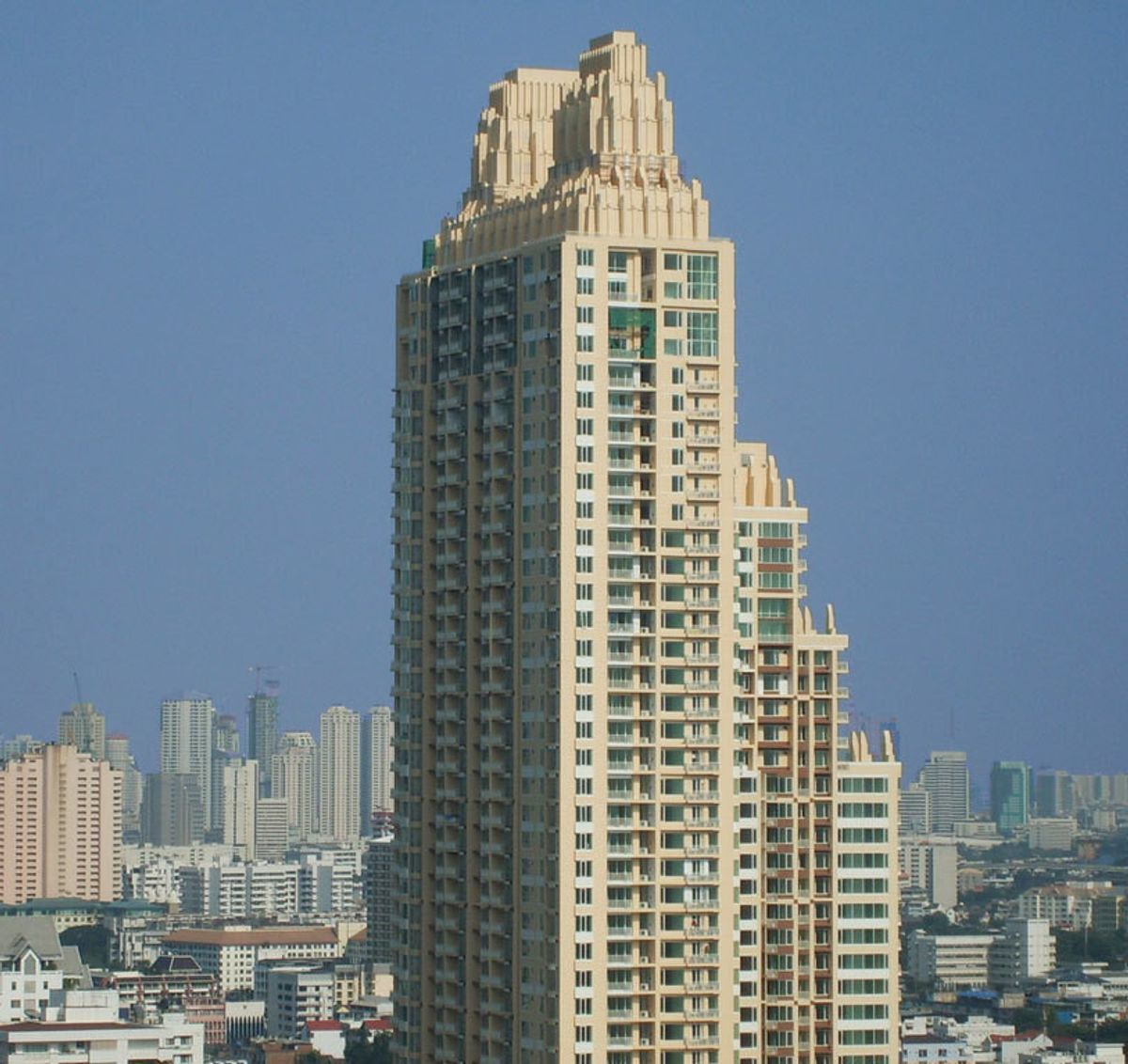 For SaleCondoSathorn, Narathiwat : Best price !! The quality of the condo in the middle of Sathorn, the large size room is really good condition. ✨The Empire Place✨2 bedrooms, 2 bathrooms, size 98 sq m, near BTS Chong Nonsi Tel.0982645161