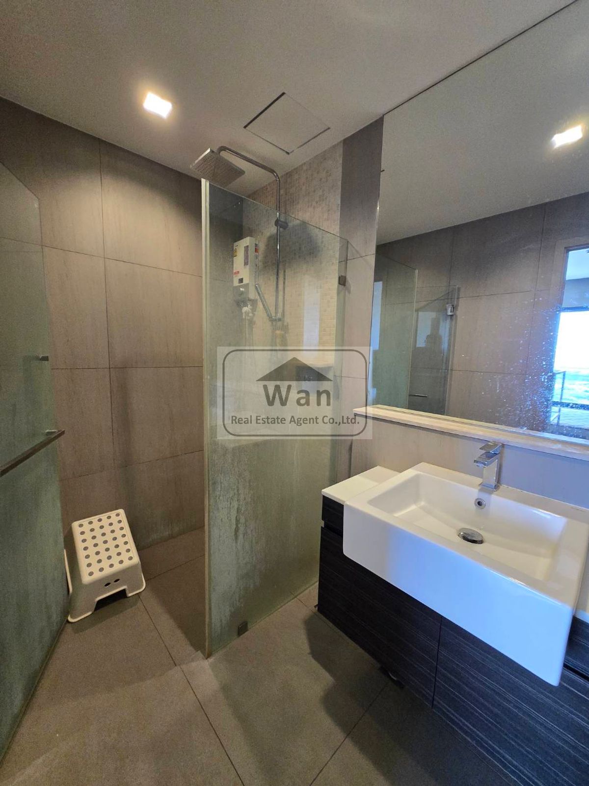 ให้เช่าคอนโดรัตนาธิเบศร์ สนามบินน้ำ พระนั่งเกล้า : ให้เช่า politan rive ชั้น 43 แบบ 2 ห้องนอน ขนาด 52 ตร.ม. วิวแม่น้ำ ครบพร้อมอยู่