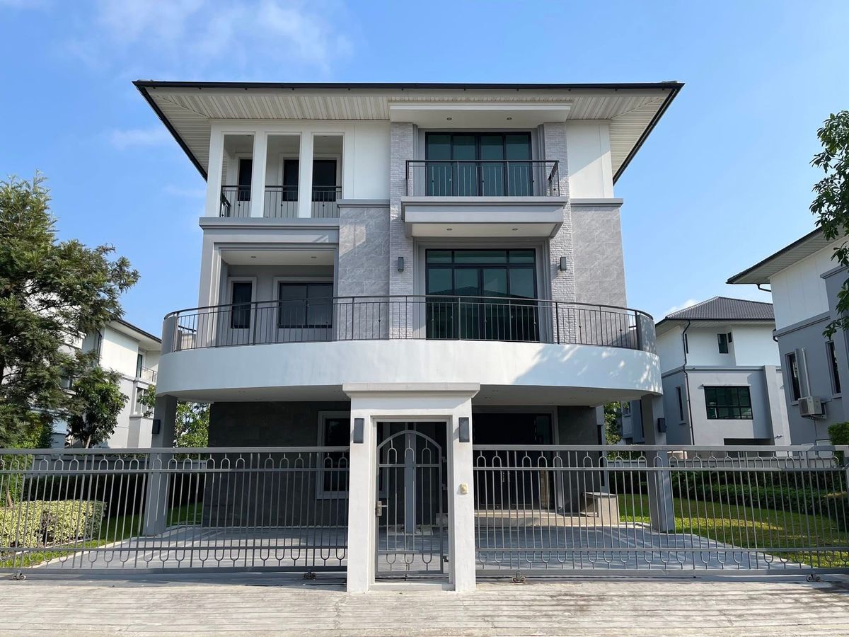 ขายบ้านพุทธมณฑล ศาลายา :  ● Modern Classic Style Detached House ● 3 ชั้น | ขนาดที่ดิน 126.00 ตร.ว. พื้นที่ใช้สอย 399.00 ตร.ม. | 4 ห้องนอน 6 ห้องน้ำ 4 ที่จอดรถ | ติดถนนบรมราชชนนี เชื่อมต่อการเดินทางสะดวกสบาย