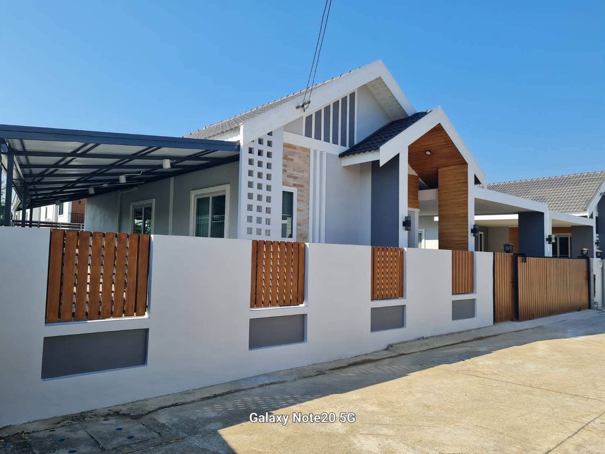 For RentHouseChiang Mai : 全新出租房 3 我 2 卫 25000/M New House for Rent 3Beds 2Baths 0811357896