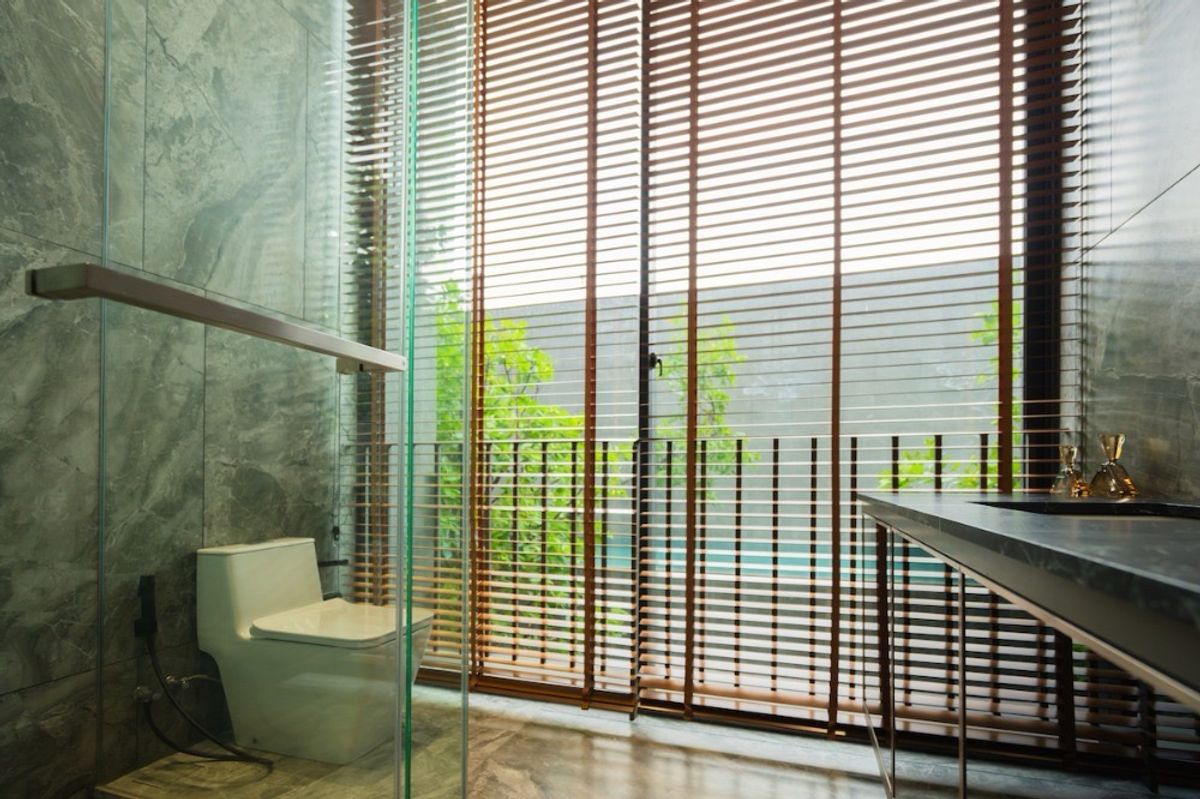 ขายบ้านโชคชัย4 ลาดพร้าว71 : 📢👇 ขายบ้านหรู  3 ชั้น พร้อมลิฟต์ และ สระว่ายน้ำ  สวนกลางบ้าน พร้อมม่านน้ำตก ทำเลดี เงียบสงบ เดินทางสะดวก ใกล้ทางด่วน 