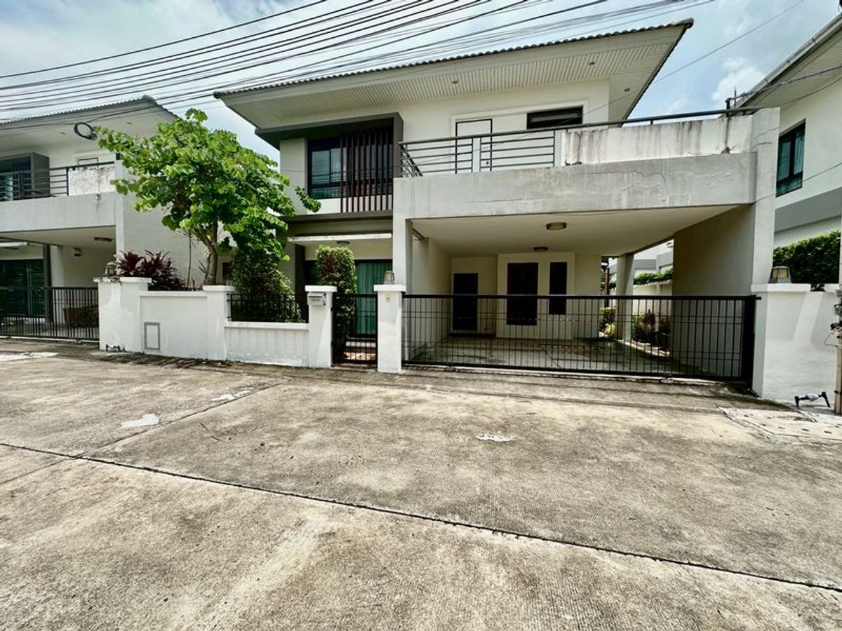 For RentHousePattaya, Bangsaen, Chonburi : House for rent, fully furnished, The Complete Sriracha project, near bypass